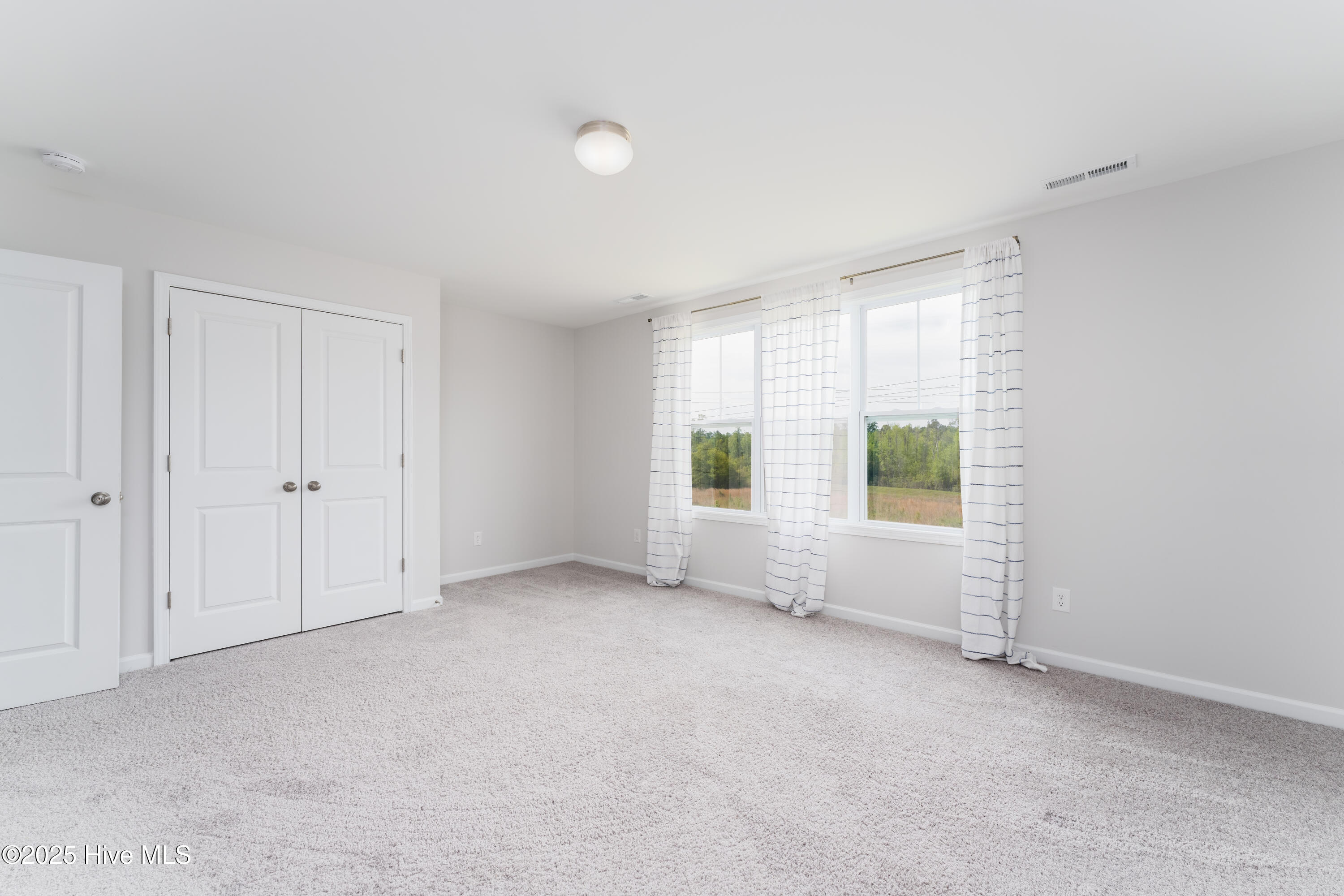 100543262 | Photo 23