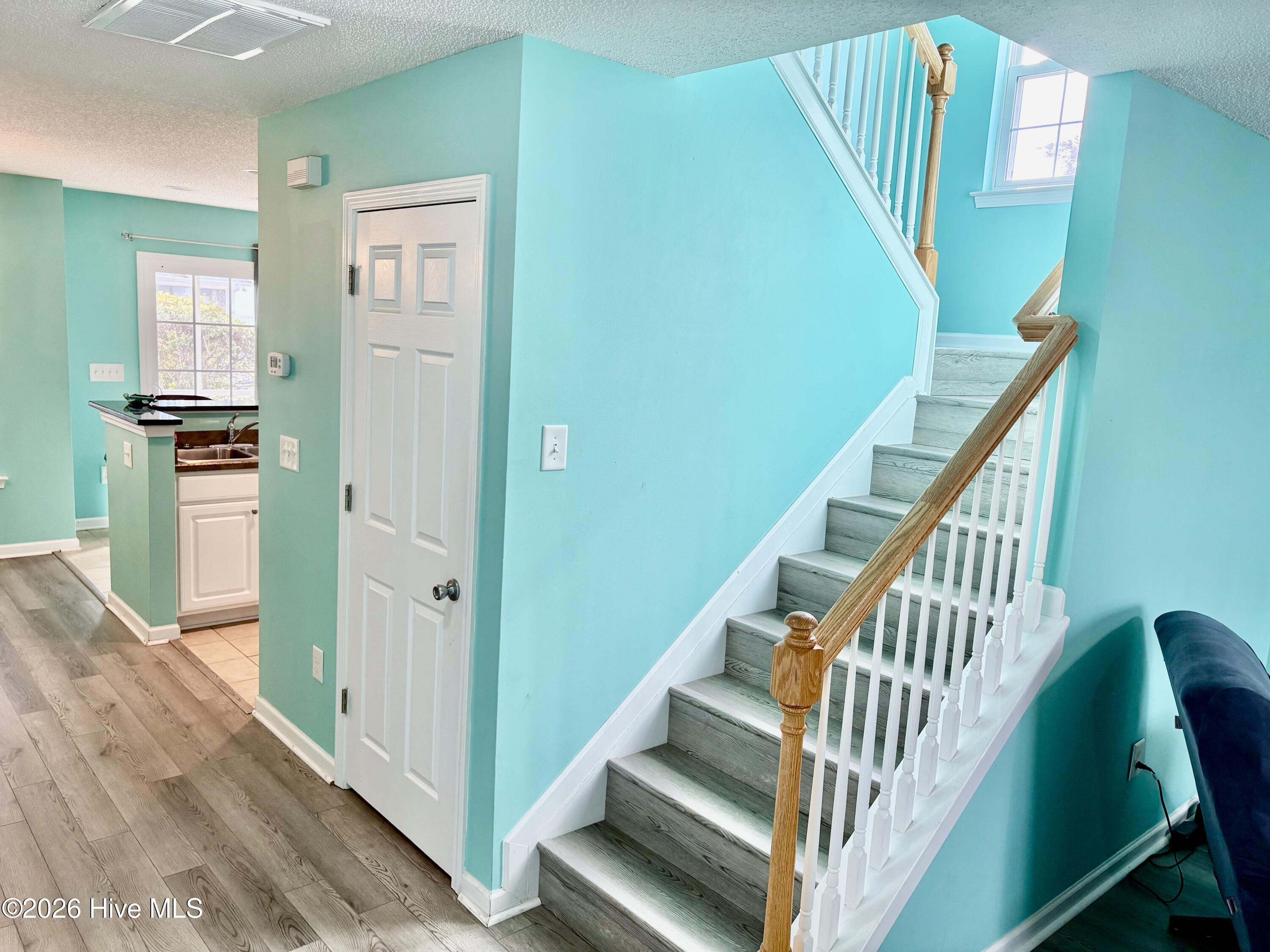 100561307 | Photo 13