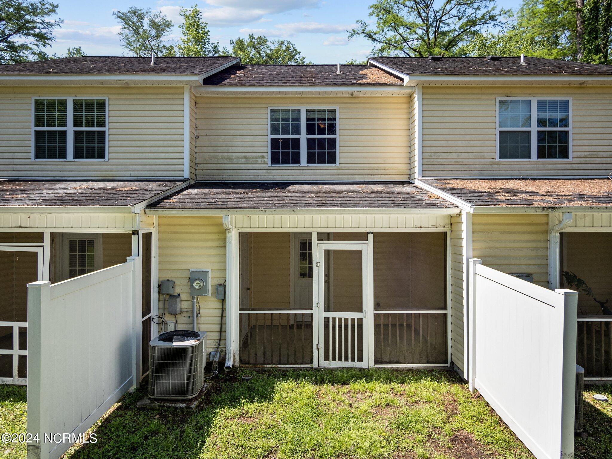 100565398 | Photo 16