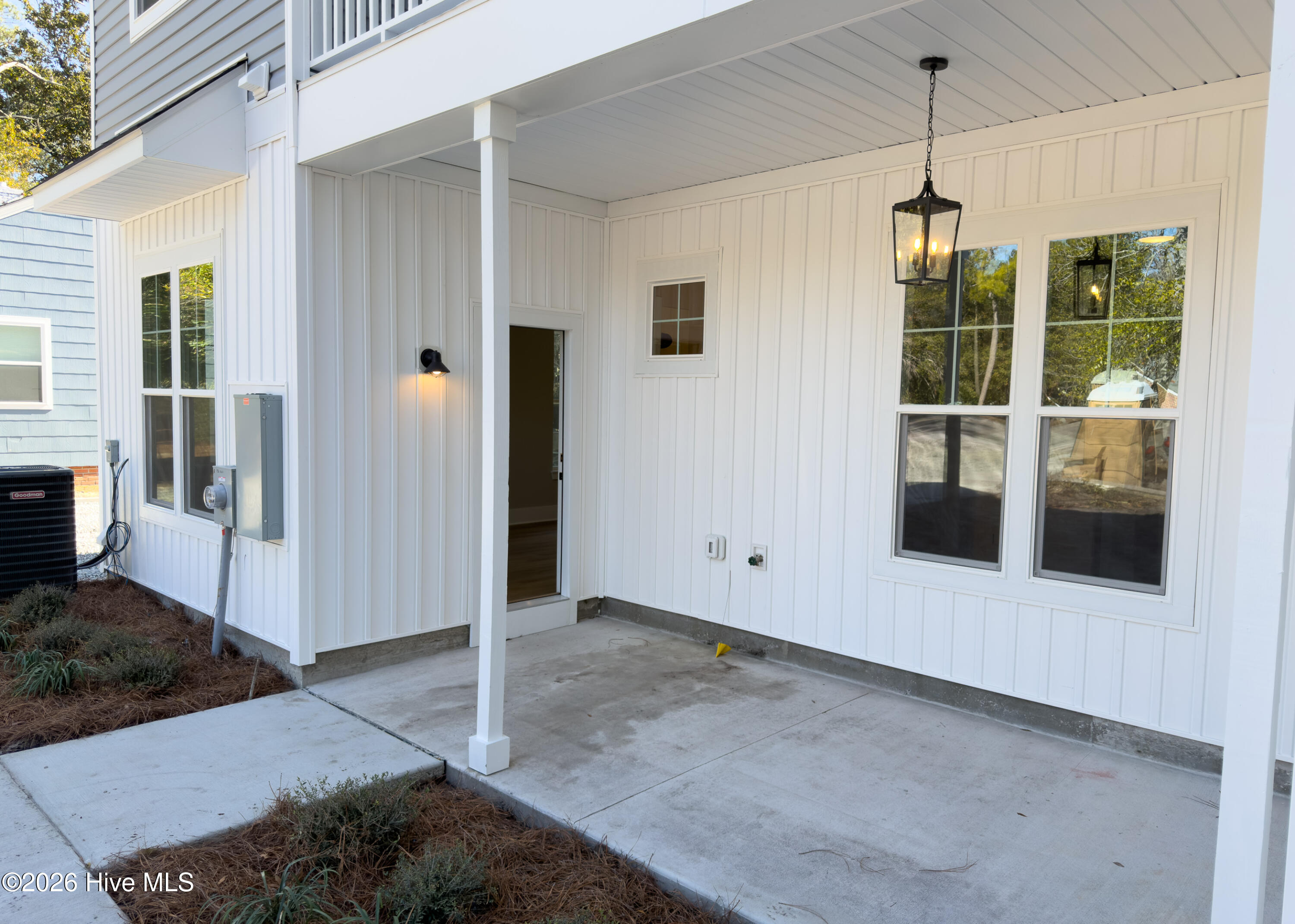 100566286 | Photo 15