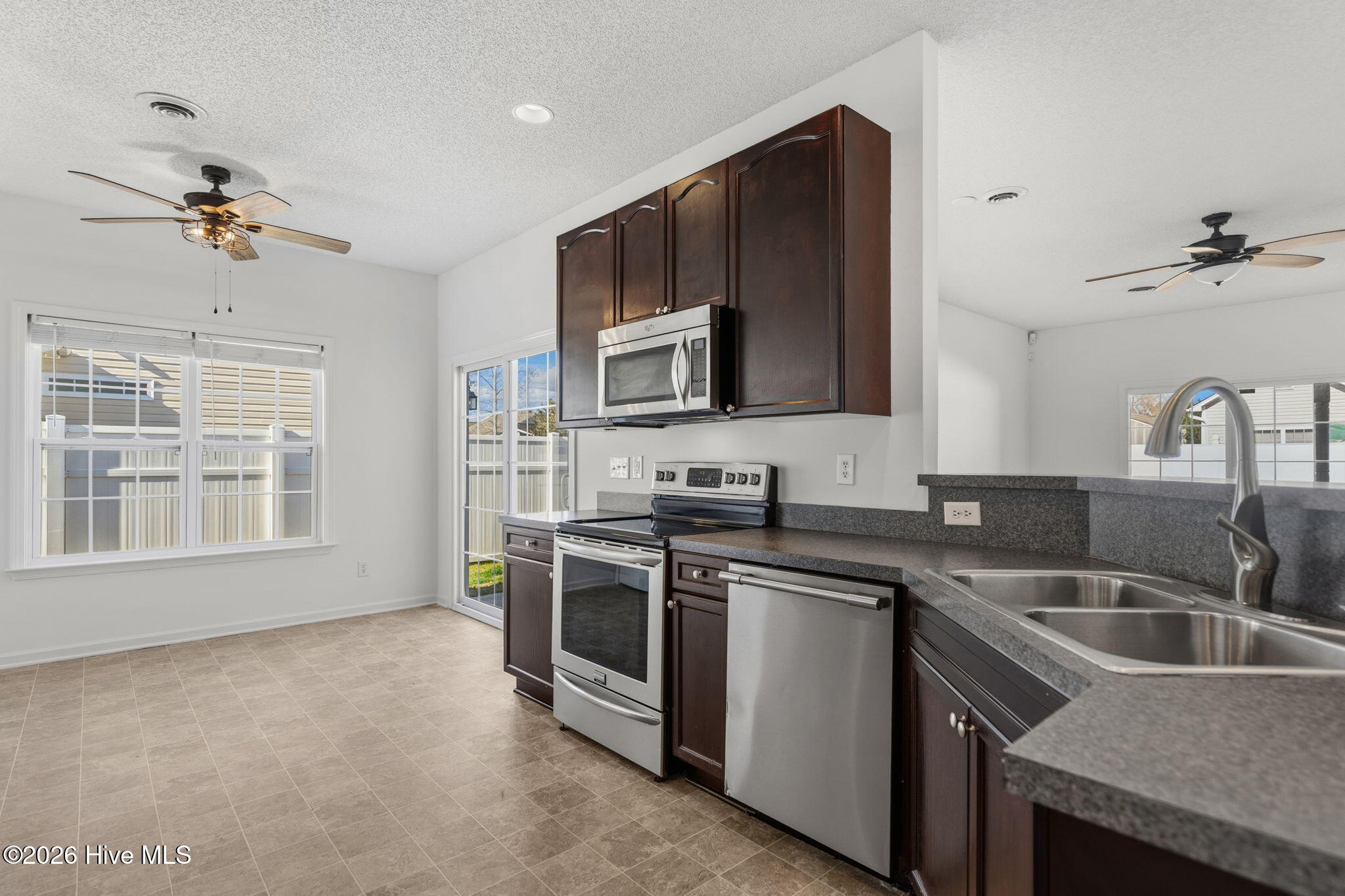 100549107 | Photo 10