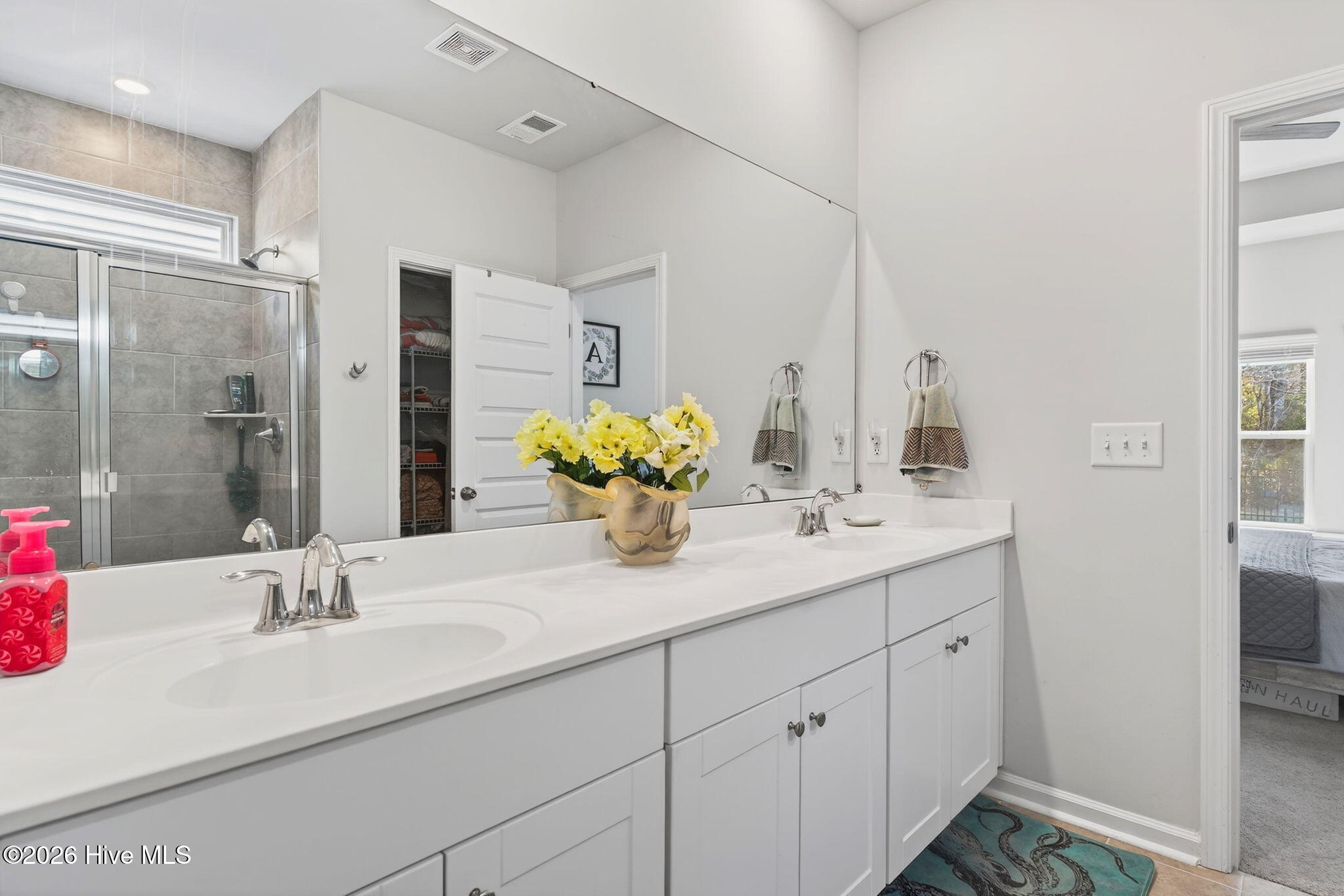 100559811 | Photo 21