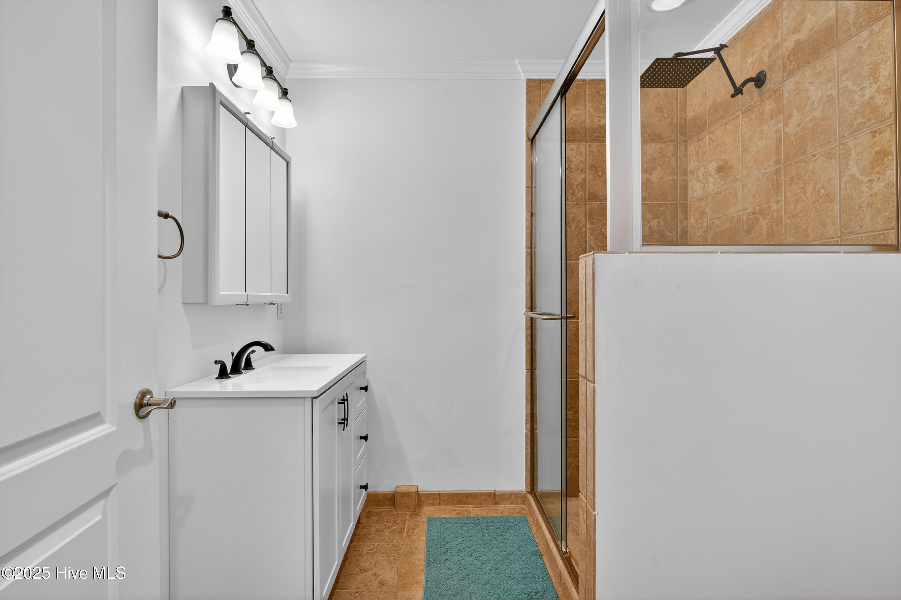 100524074 | Photo 18