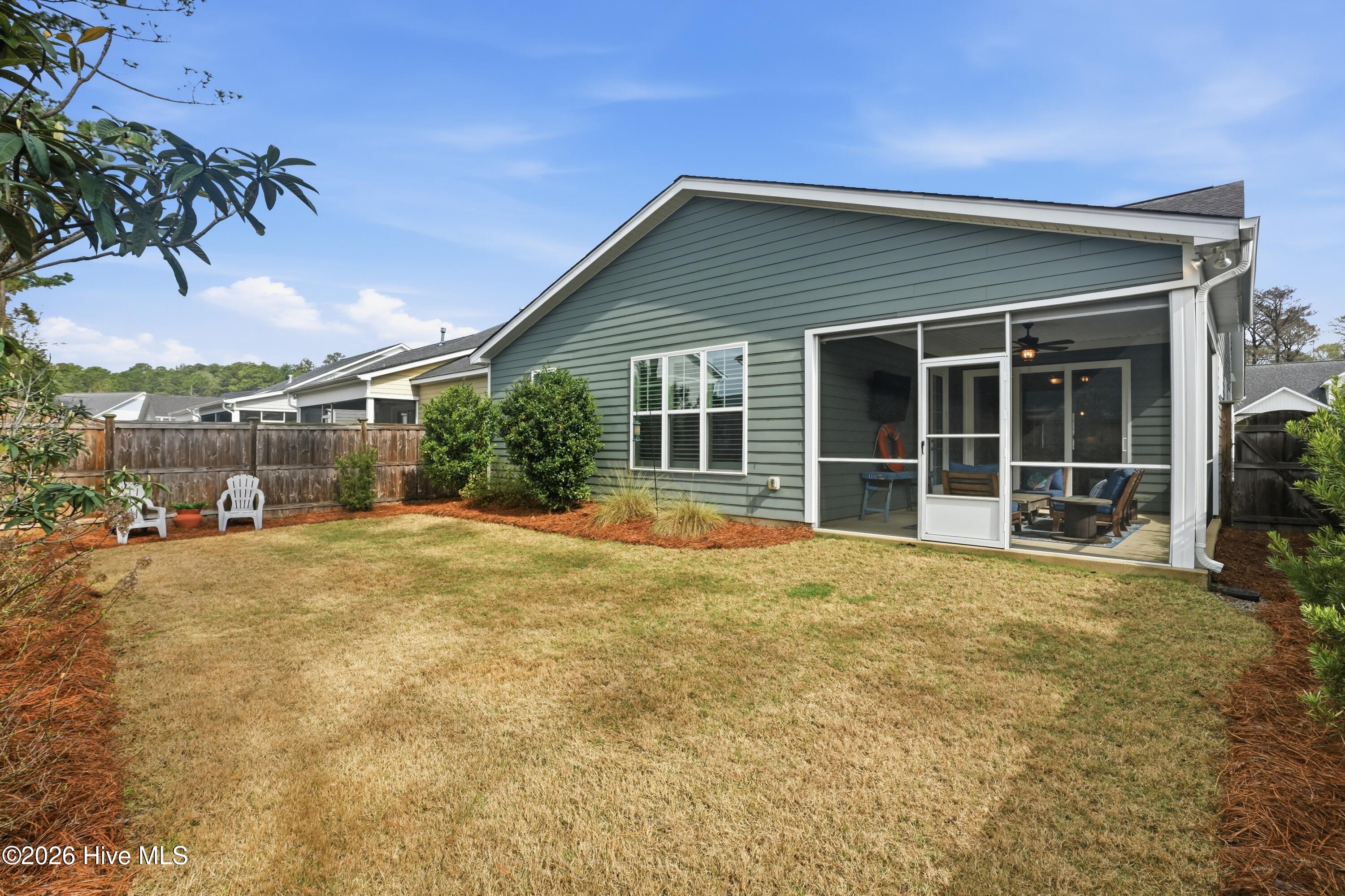 100561469 | Photo 53