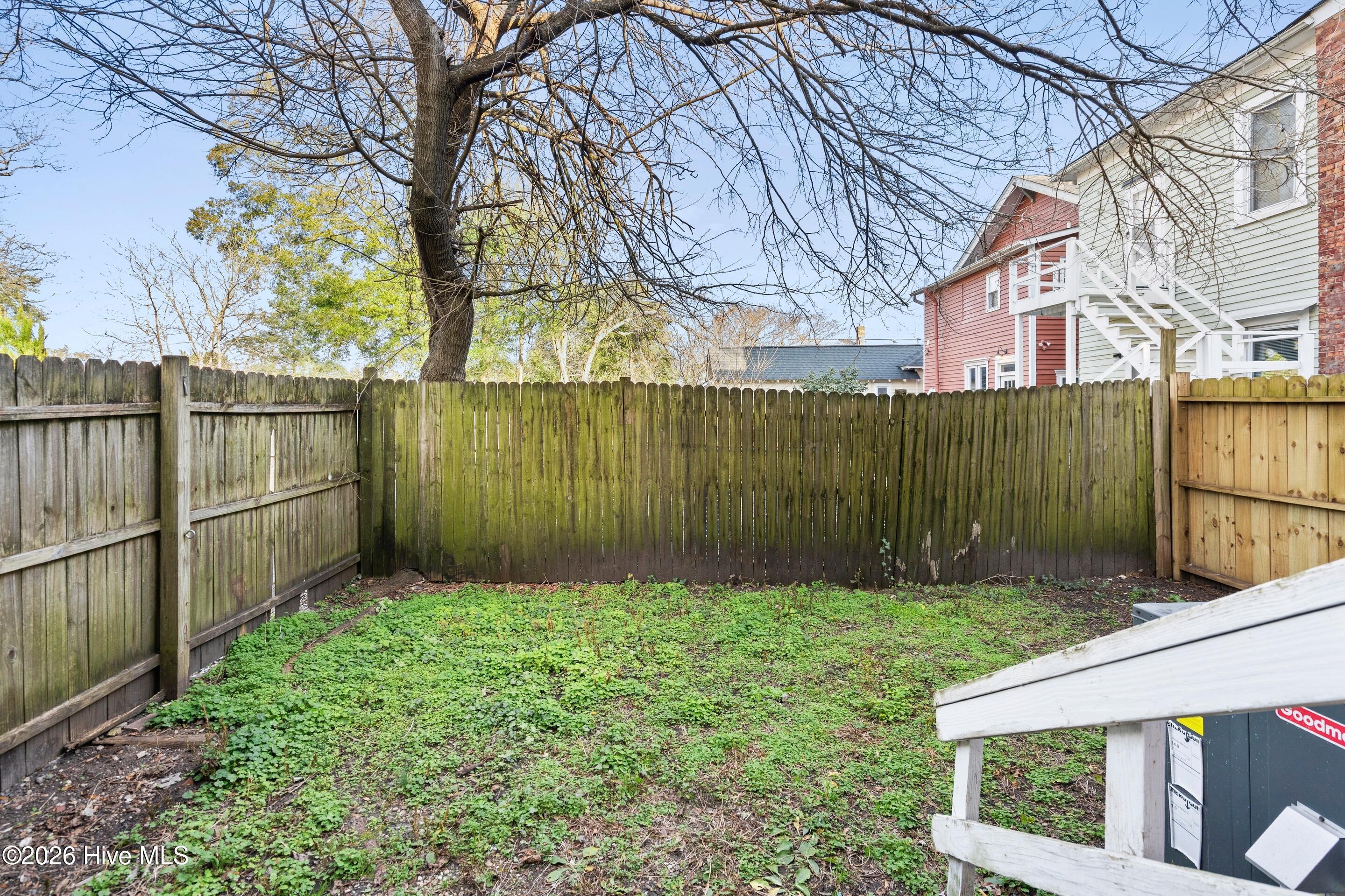 100549514 | Photo 44