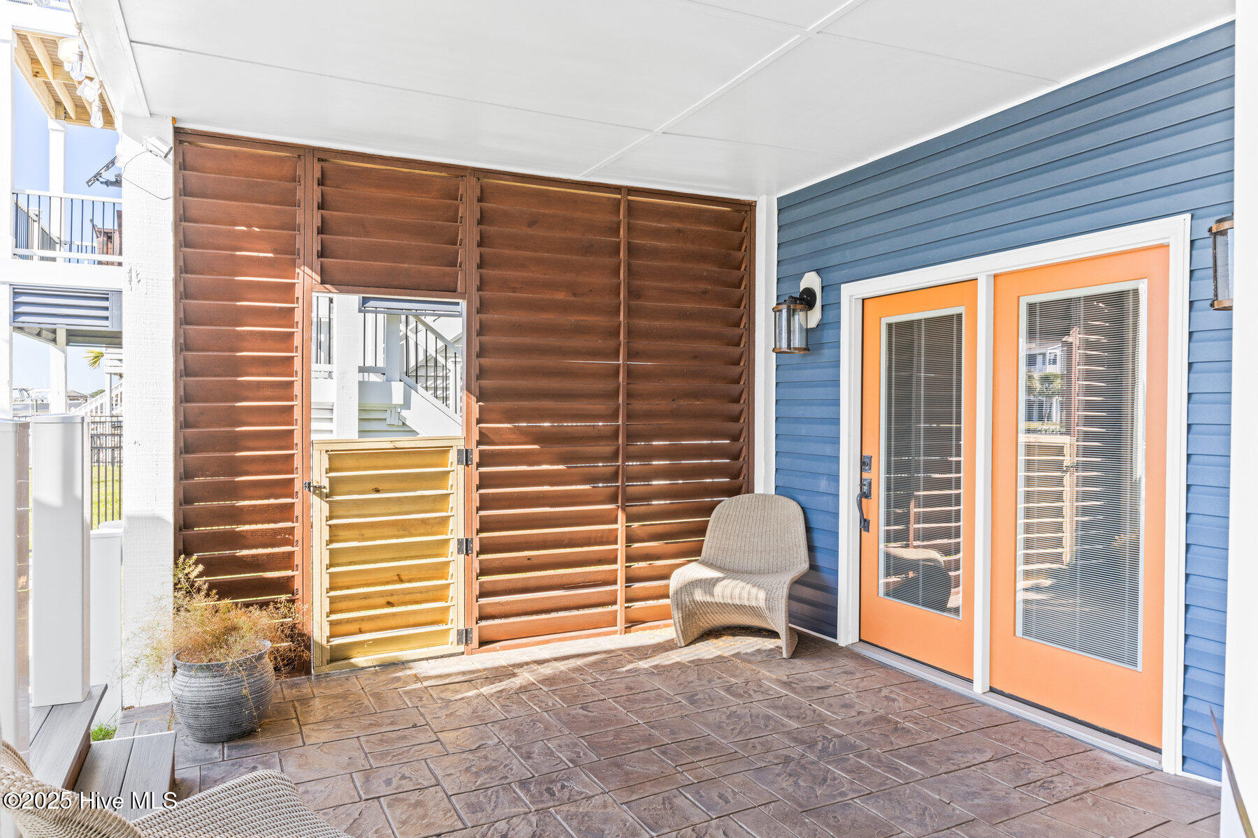 100542757 | Photo 41