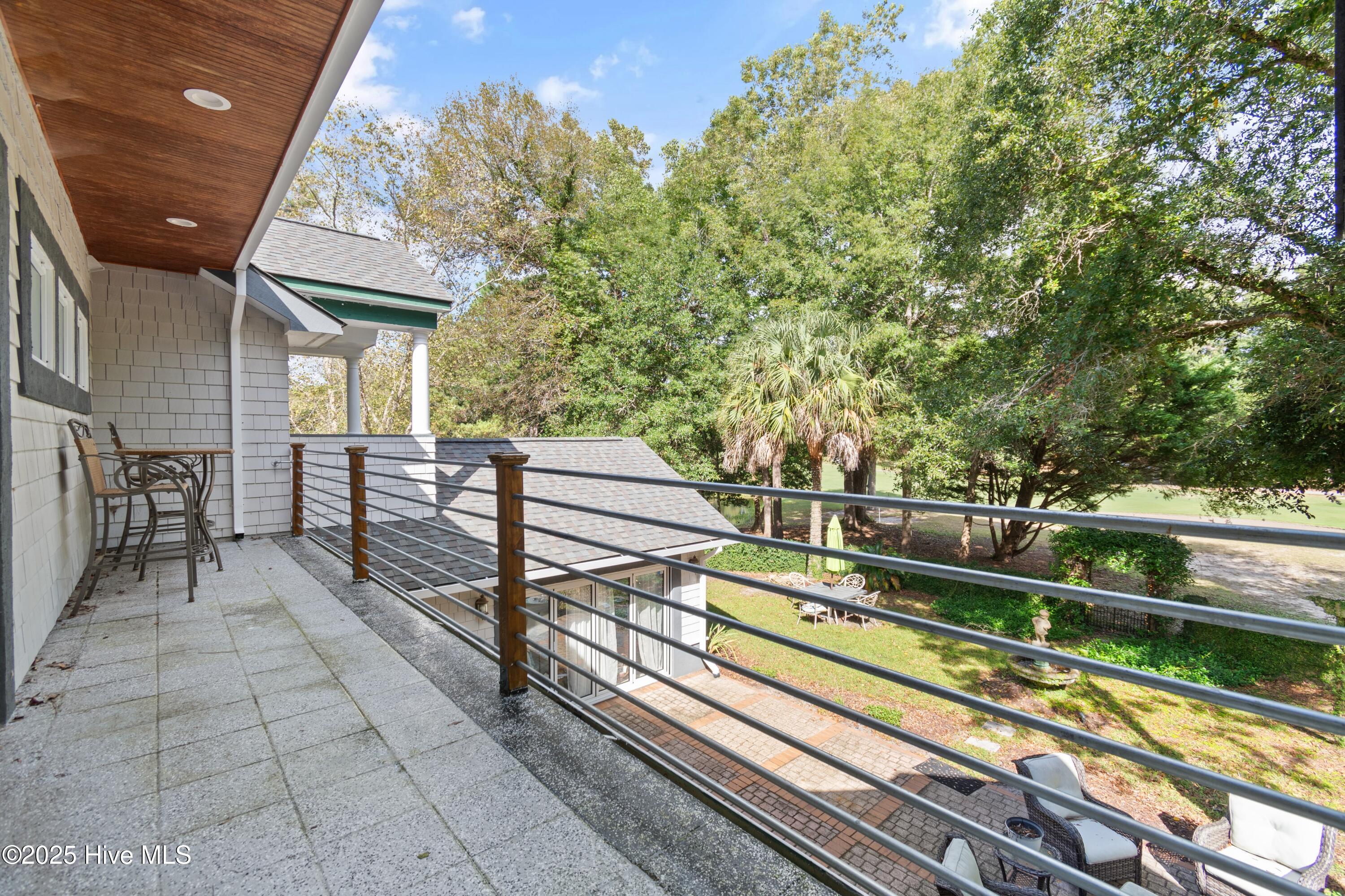 100535274 | Photo 43