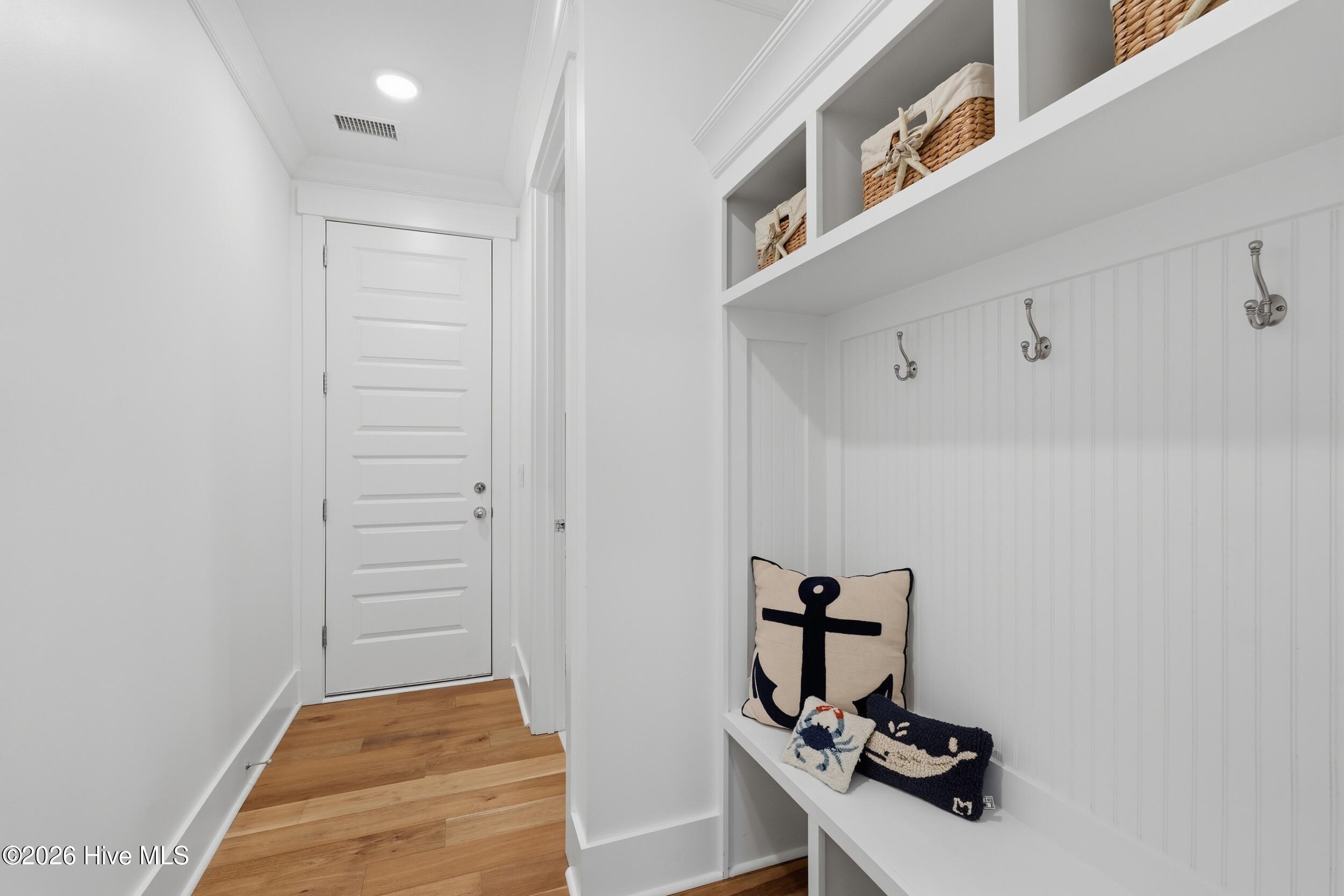 100563980 | Photo 68