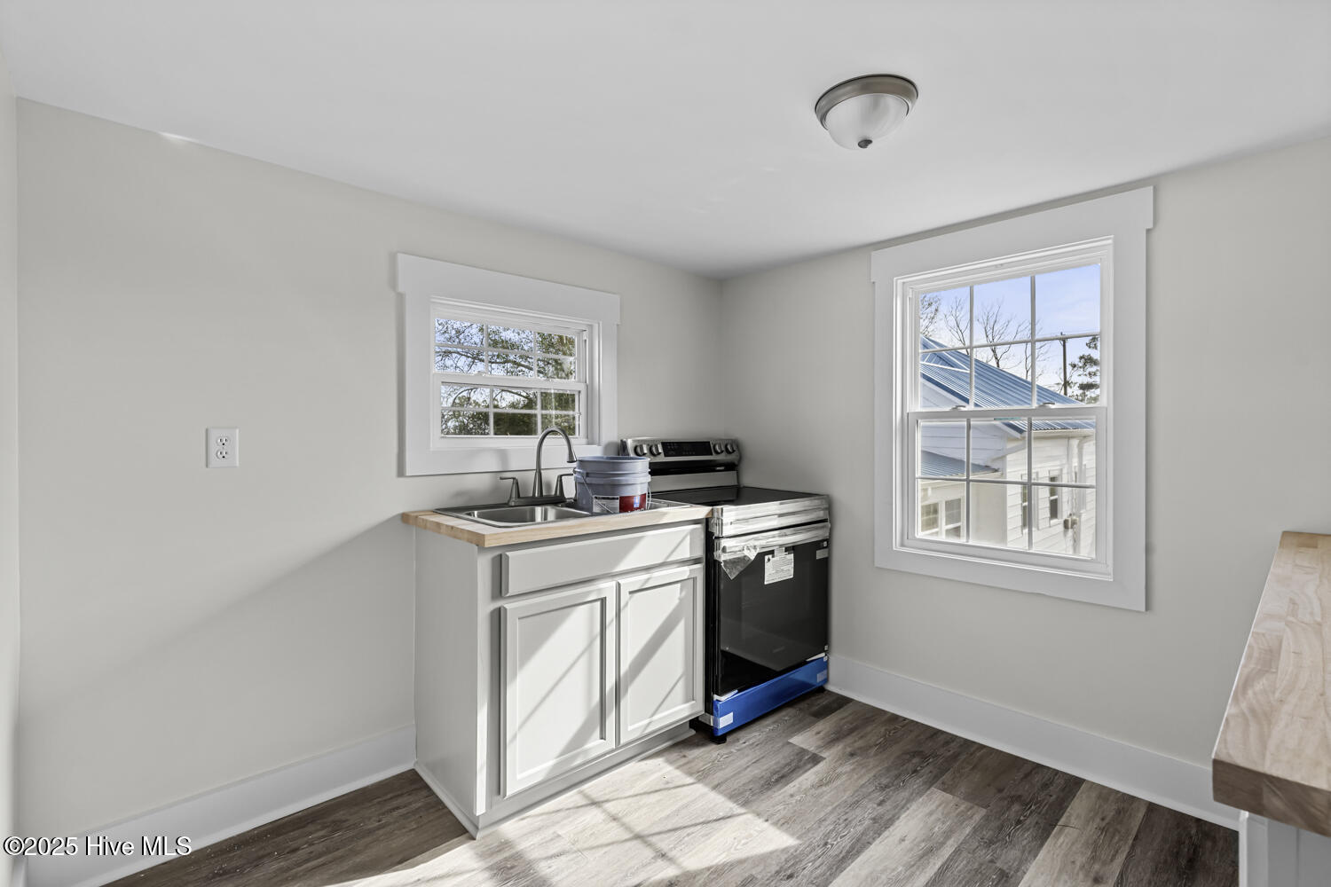 100544885 | Photo 43