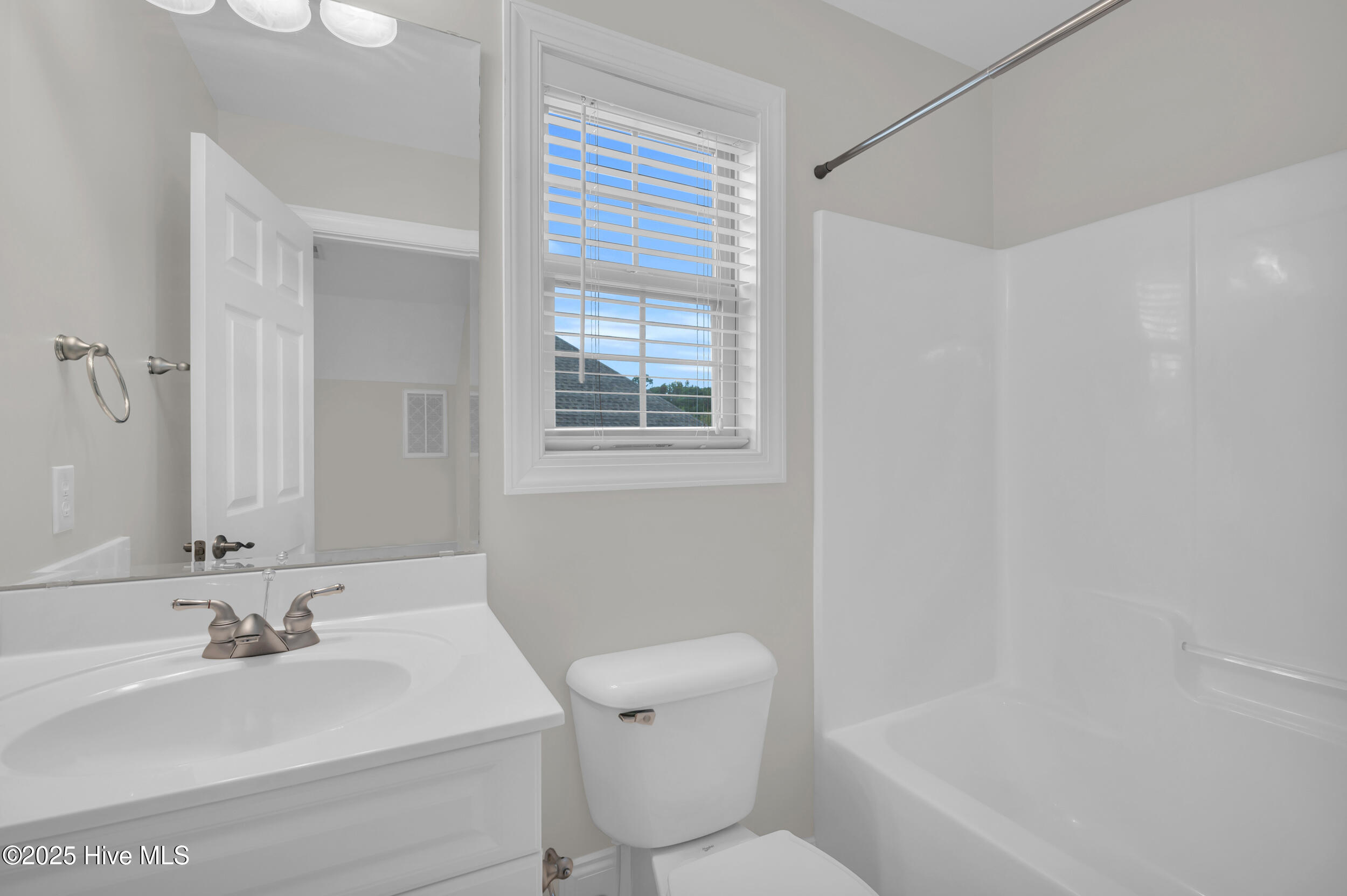 100539518 | Photo 38