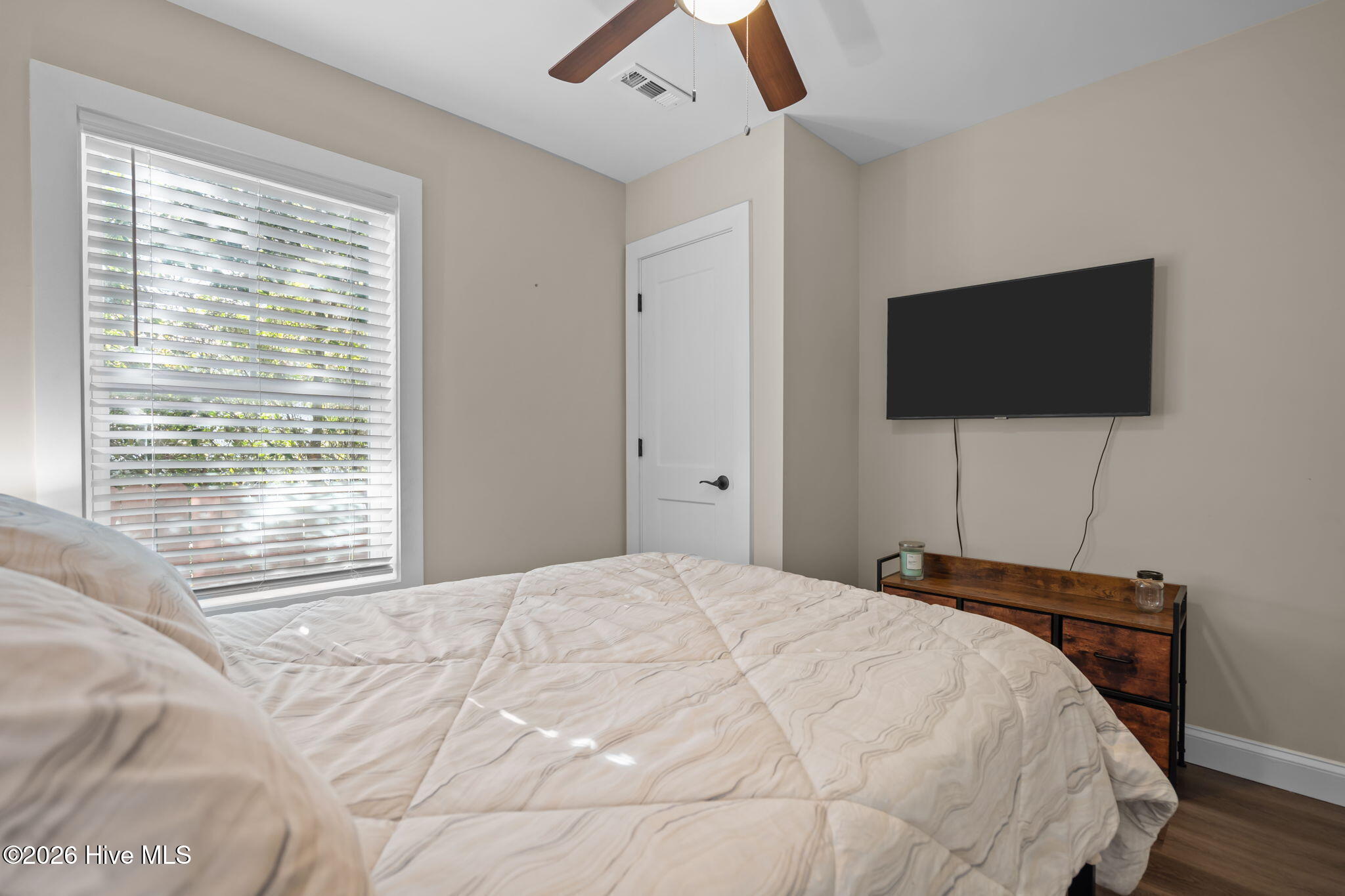 100546520 | Photo 15