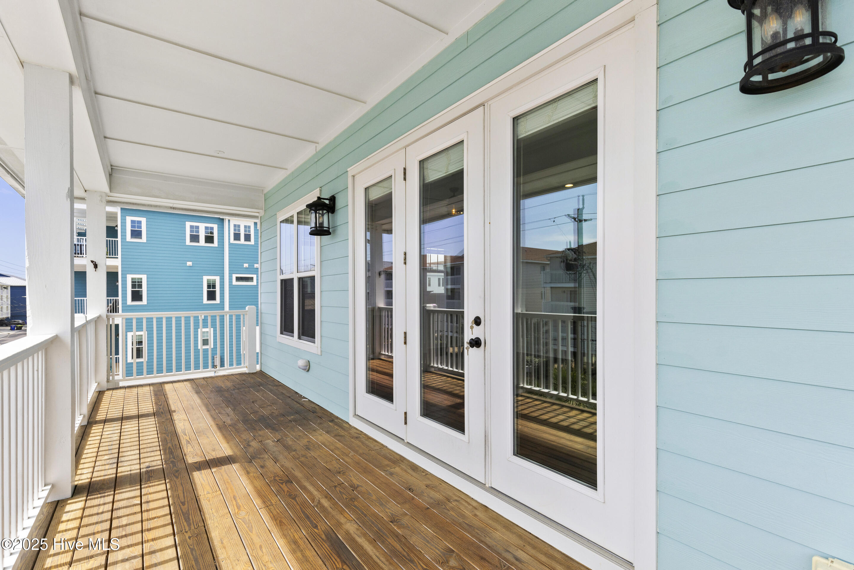 100546284 | Photo 66