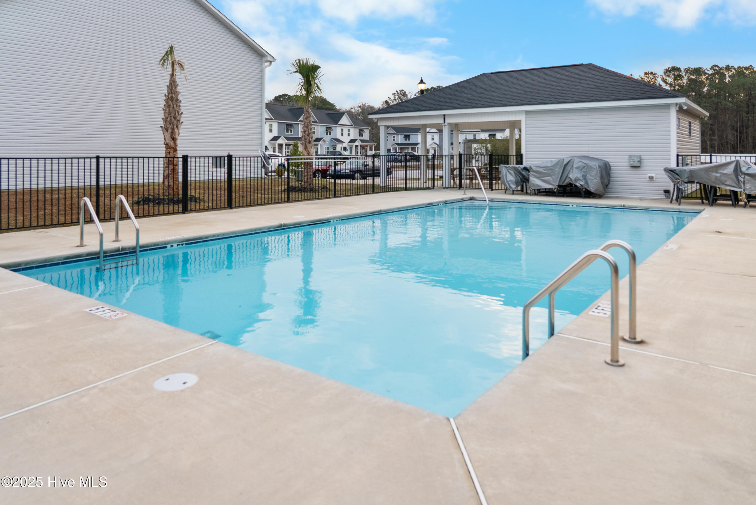 100545526 | Photo 34