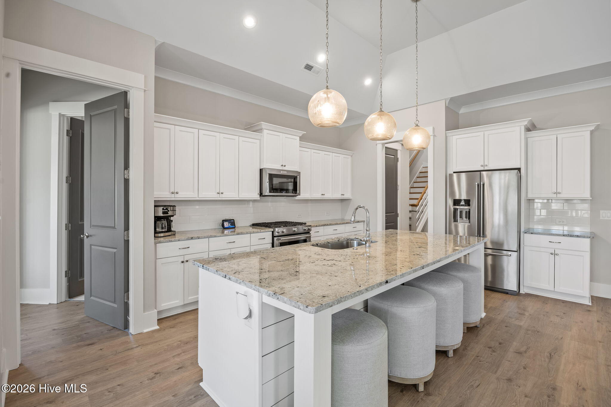 100563731 | Photo 26