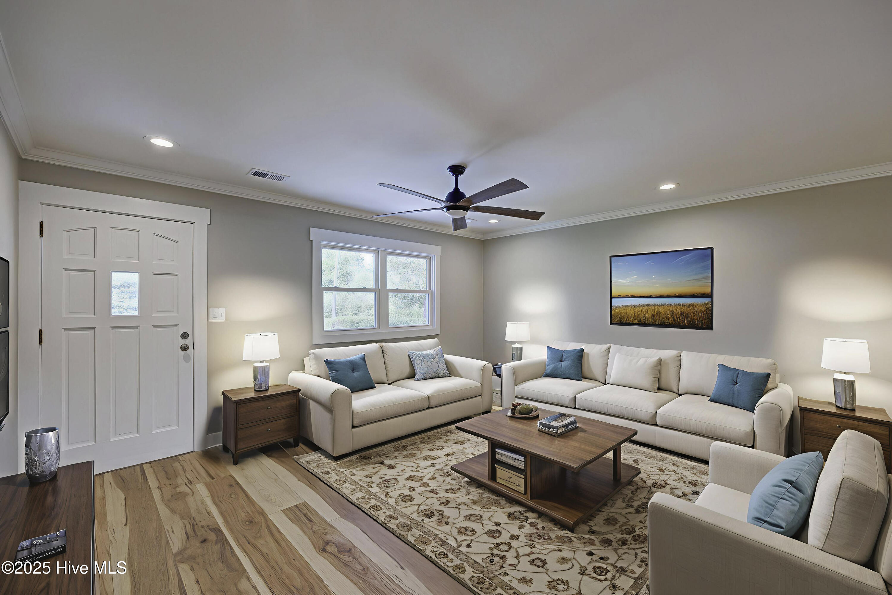 100534169 | Photo 10