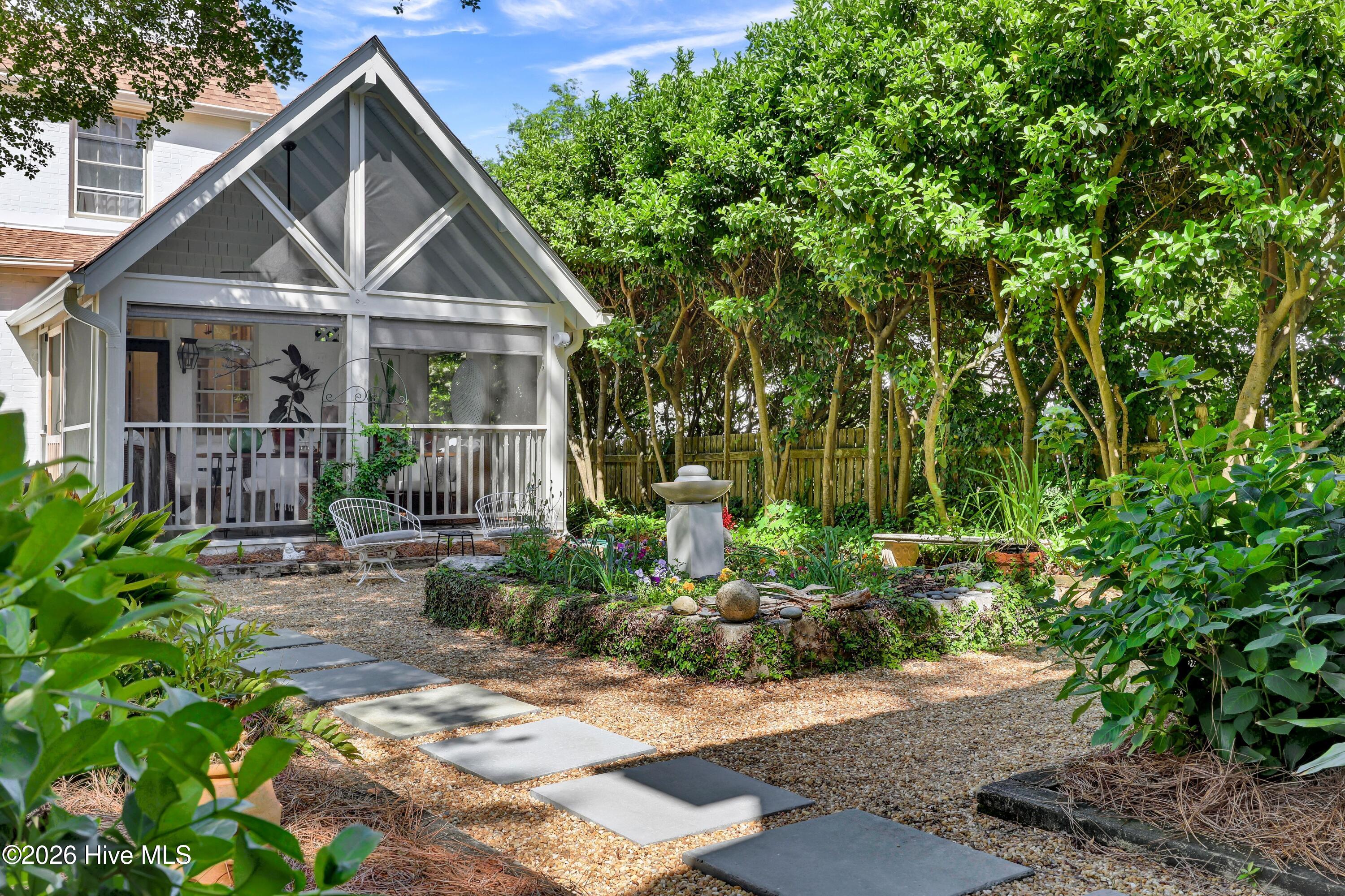 100570649 | Photo 58