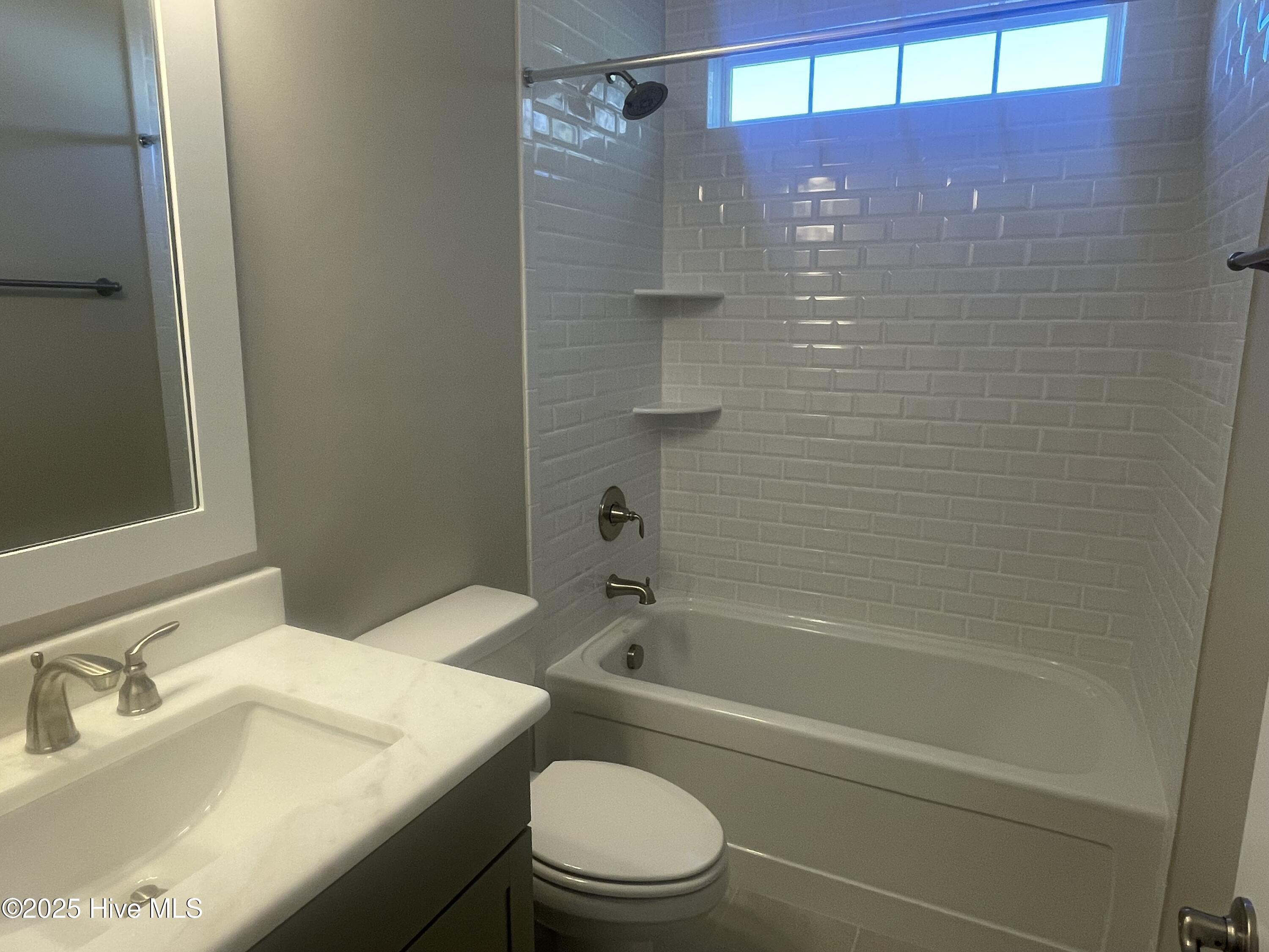 100494490 | Photo 12