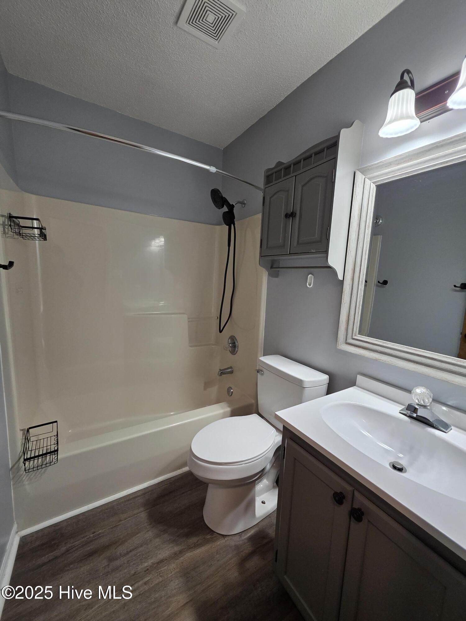 100538348 | Photo 16