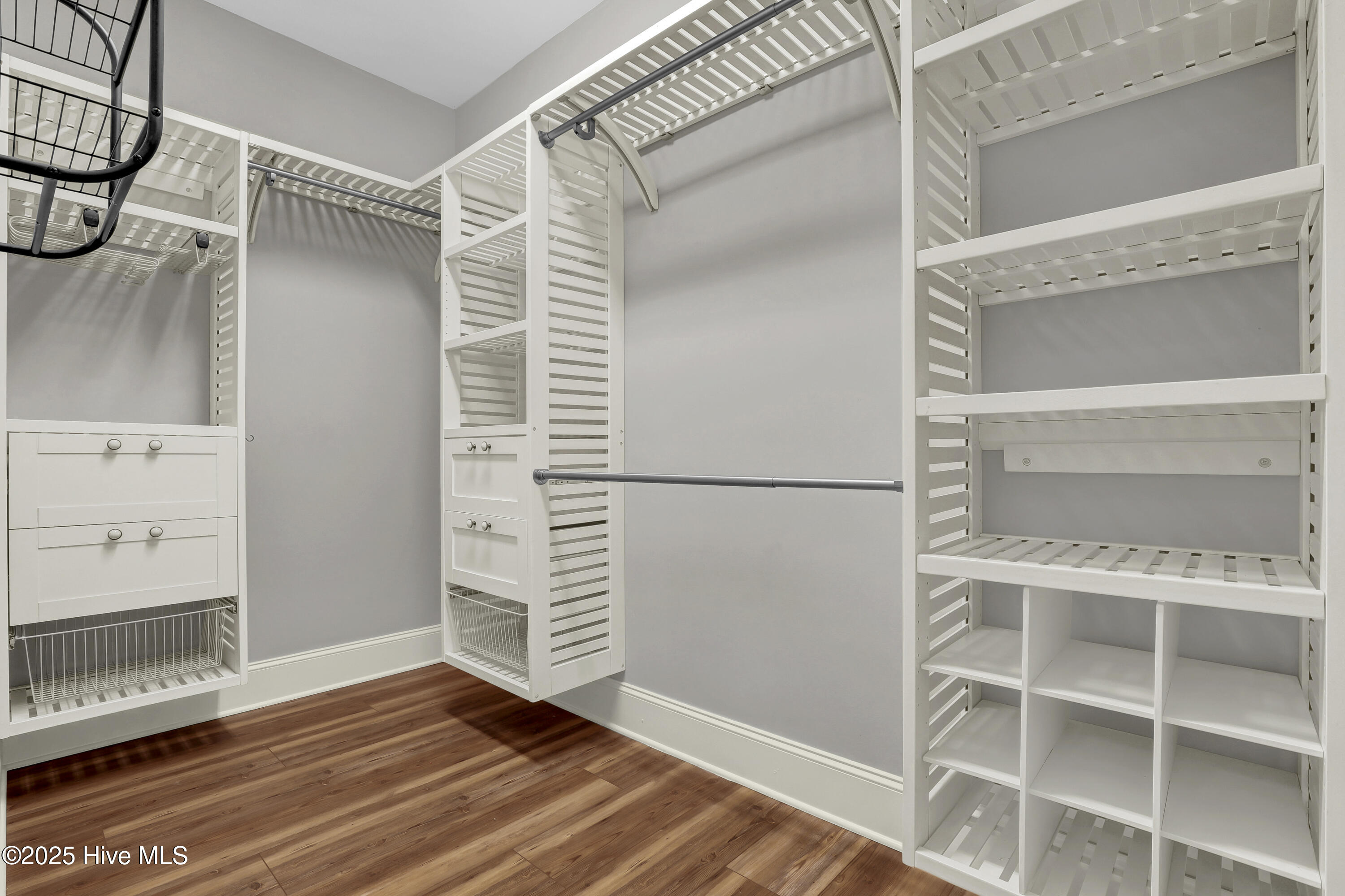 100538989 | Photo 17