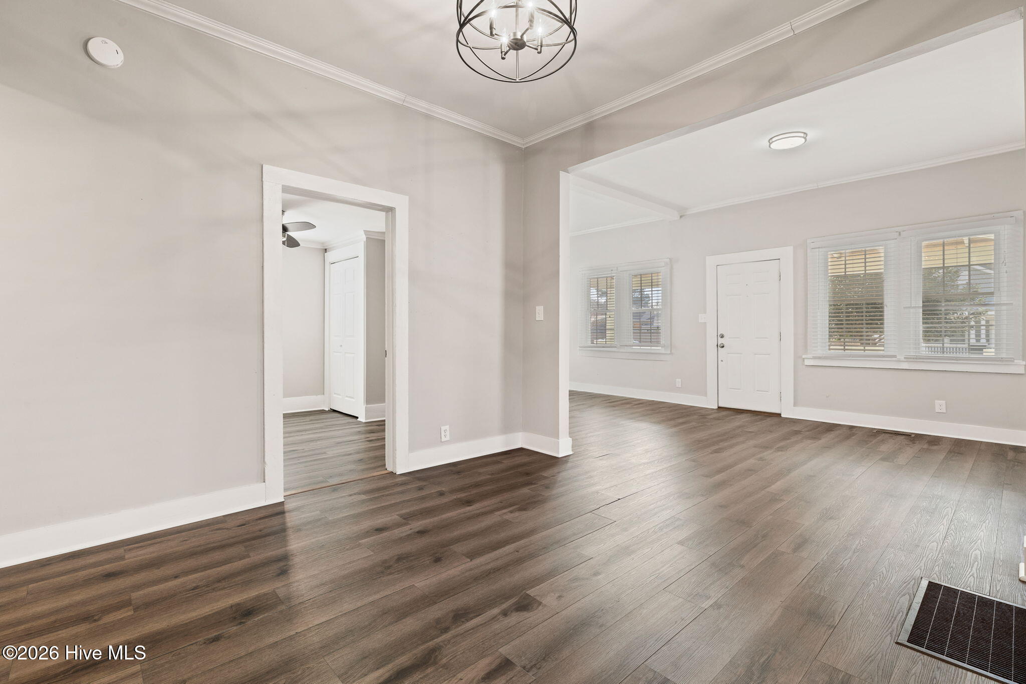 100551383 | Photo 13