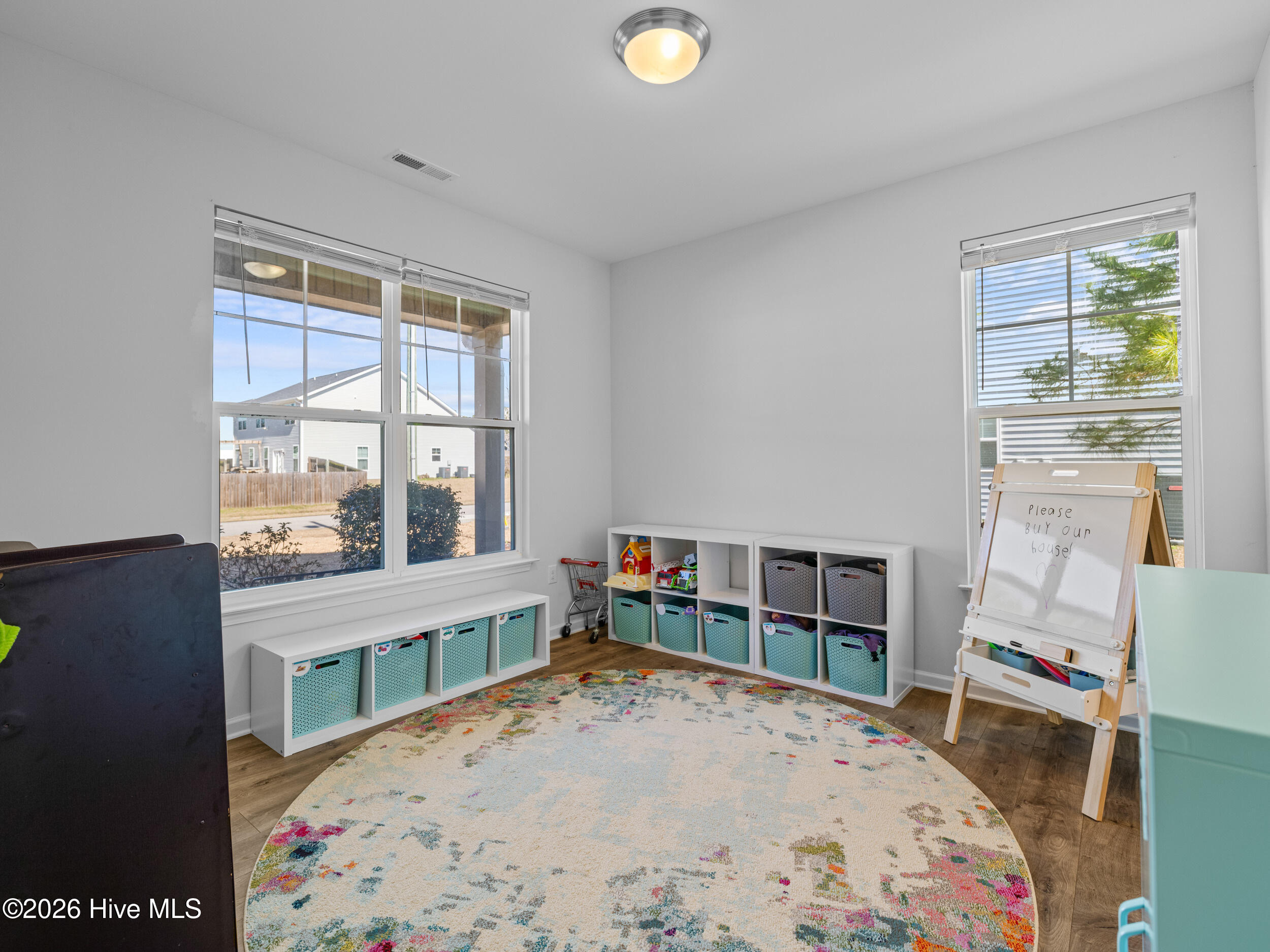 100557695 | Photo 34