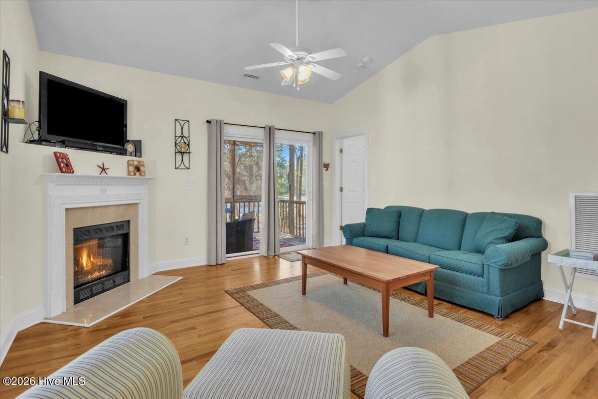 100550365 | Photo 10