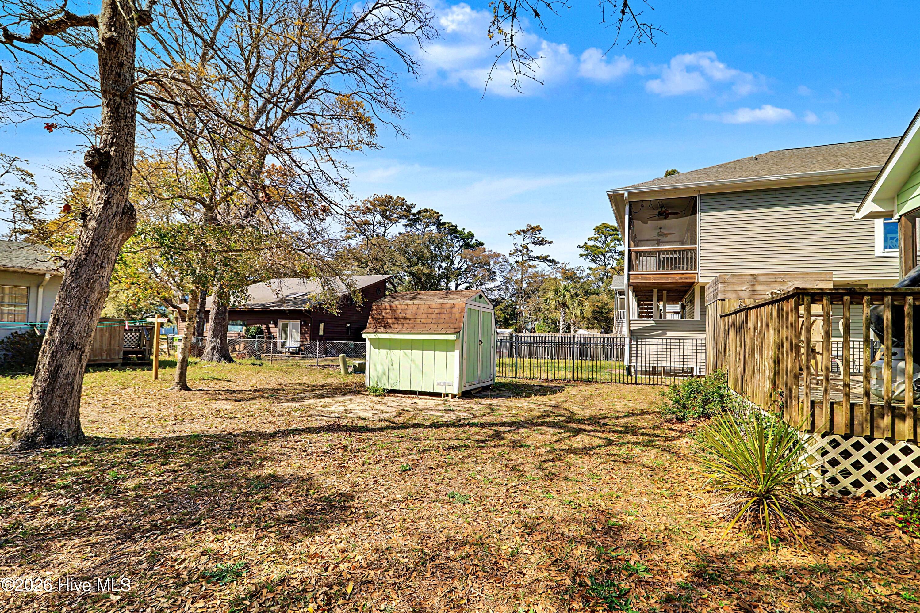 100563320 | Photo 32