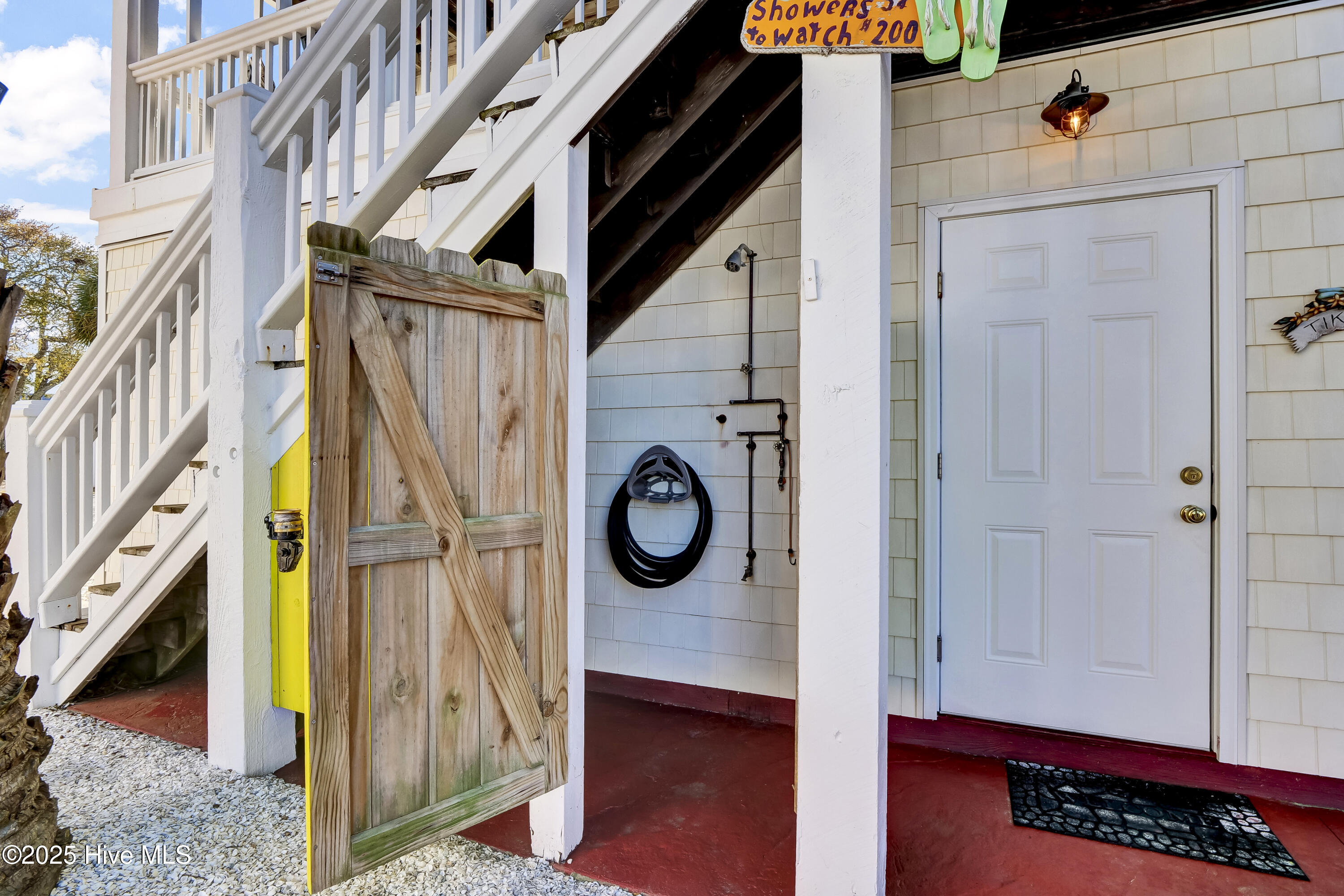 100497628 | Photo 54