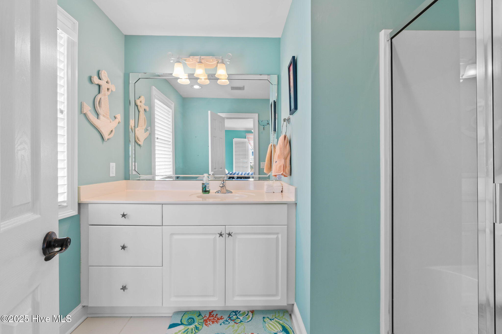 100543695 | Photo 67