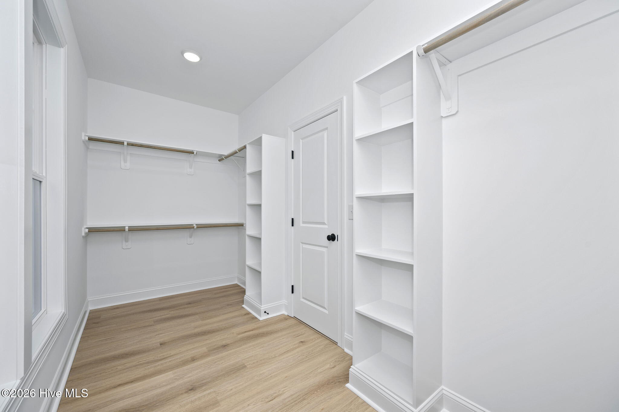 100516022 | Photo 48