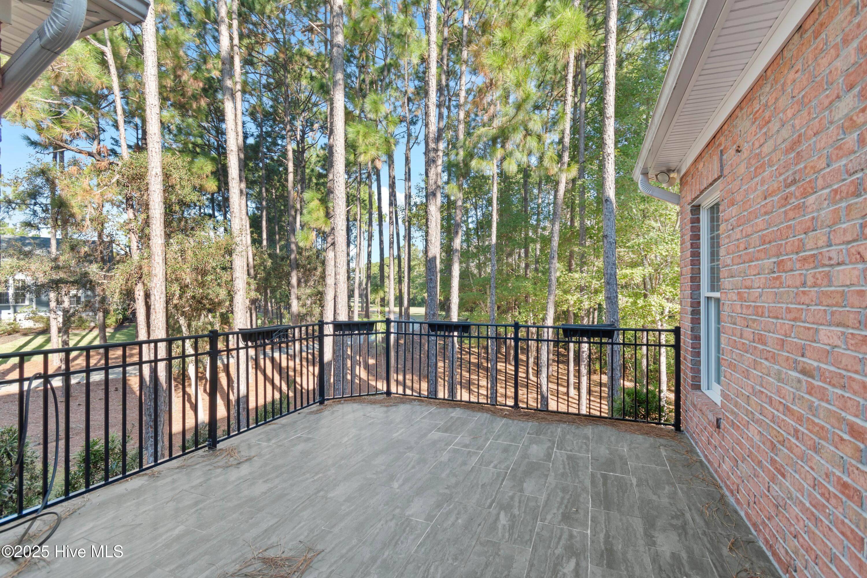 100537918 | Photo 37