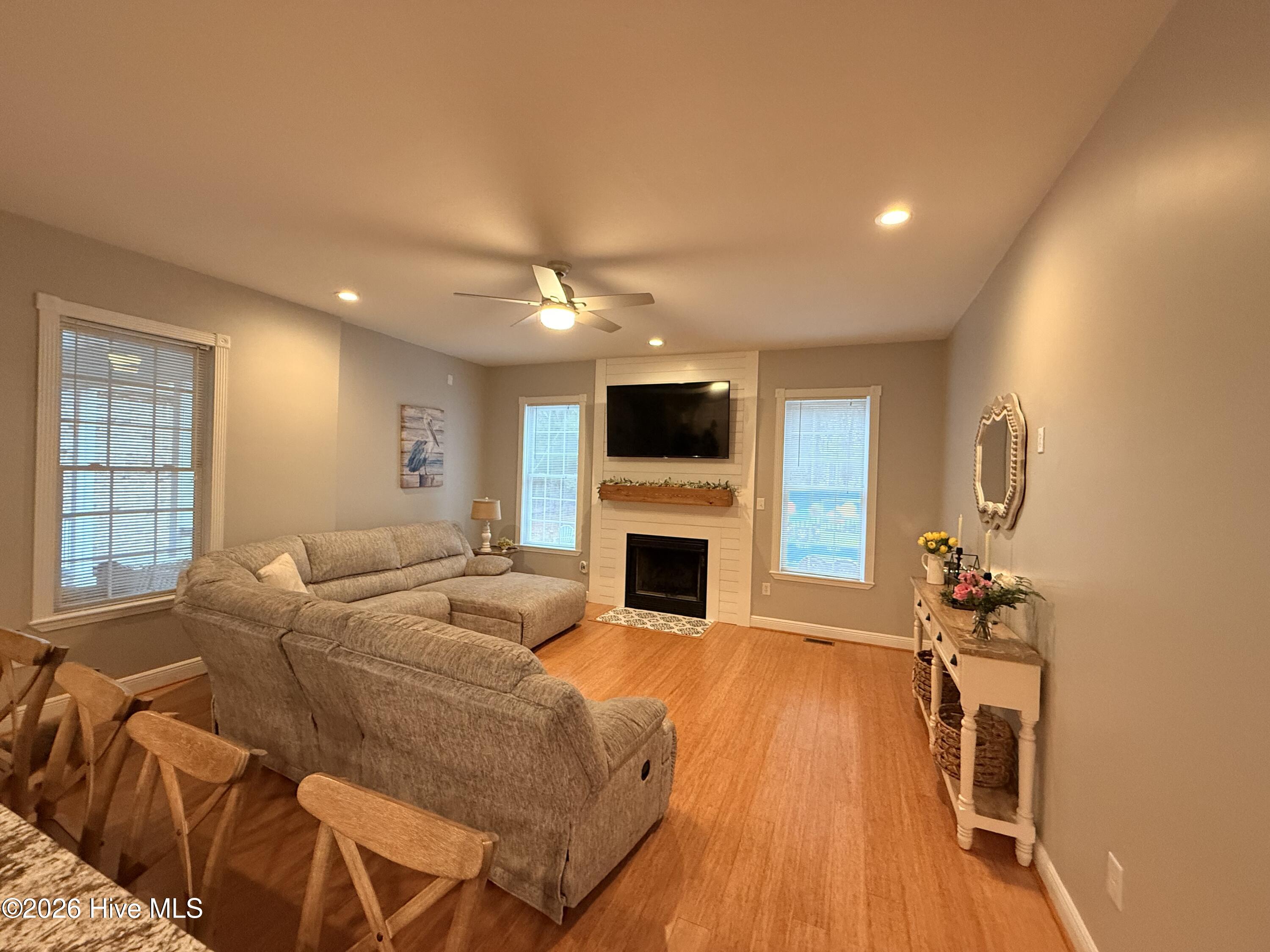 100559572 | Photo 12