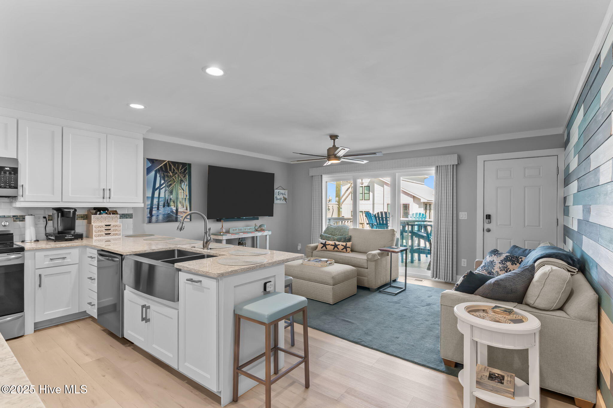 1013 Carolina Beach Avenue N 3h, Carolina Beach, NC 28428 – photo 9: 16-web-or-mls-BTS04753