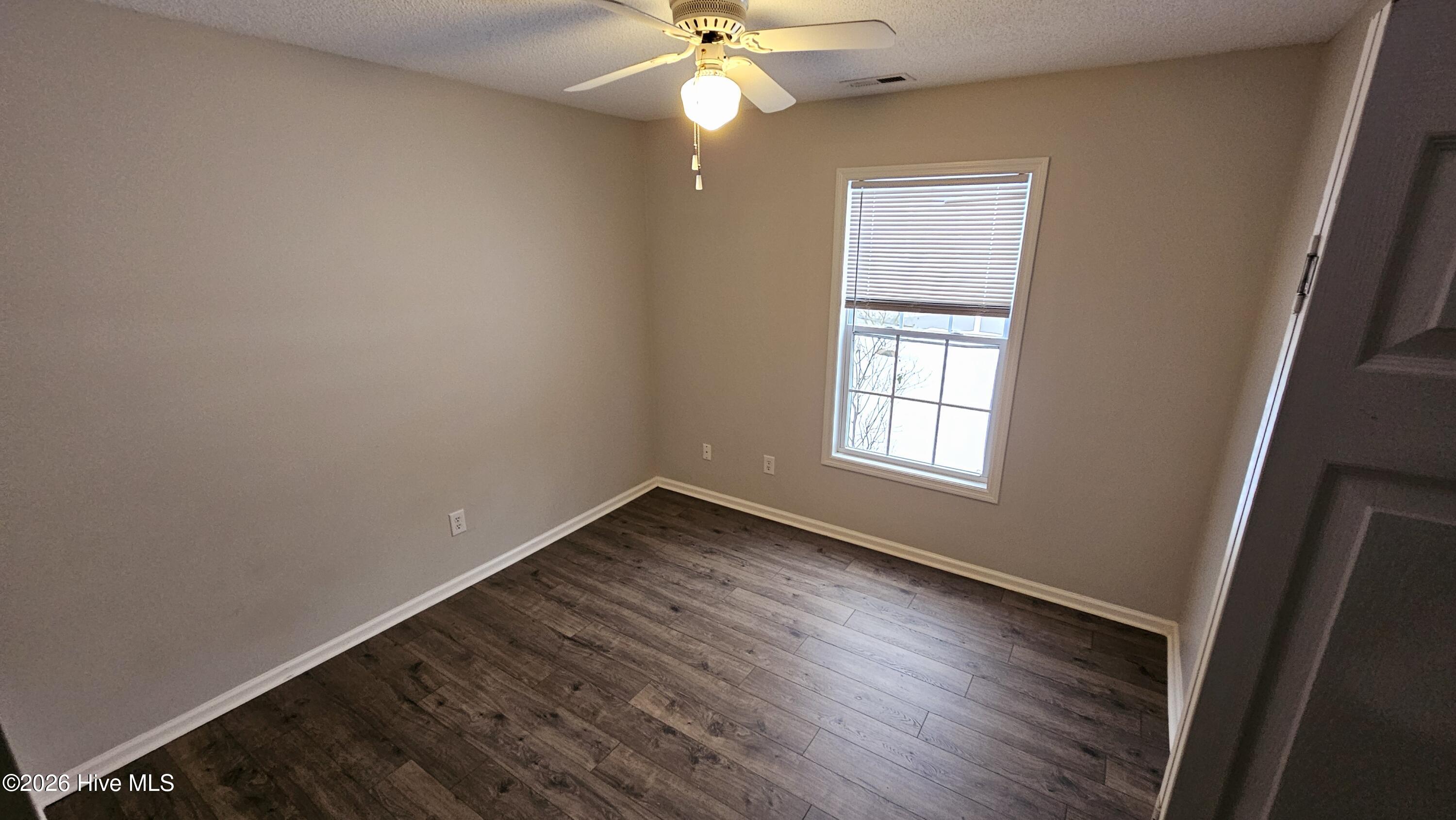 100565863 | Photo 16