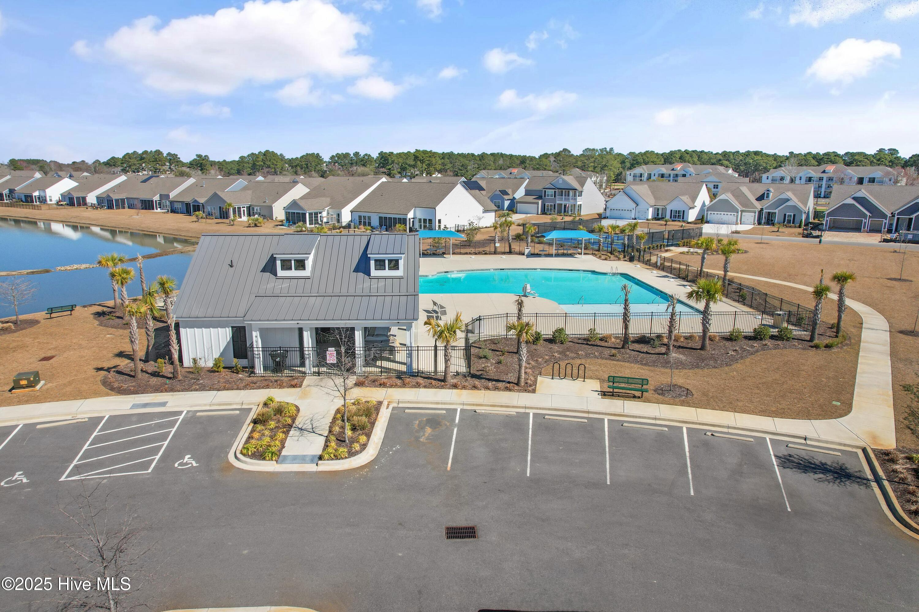 100532742 | Photo 45