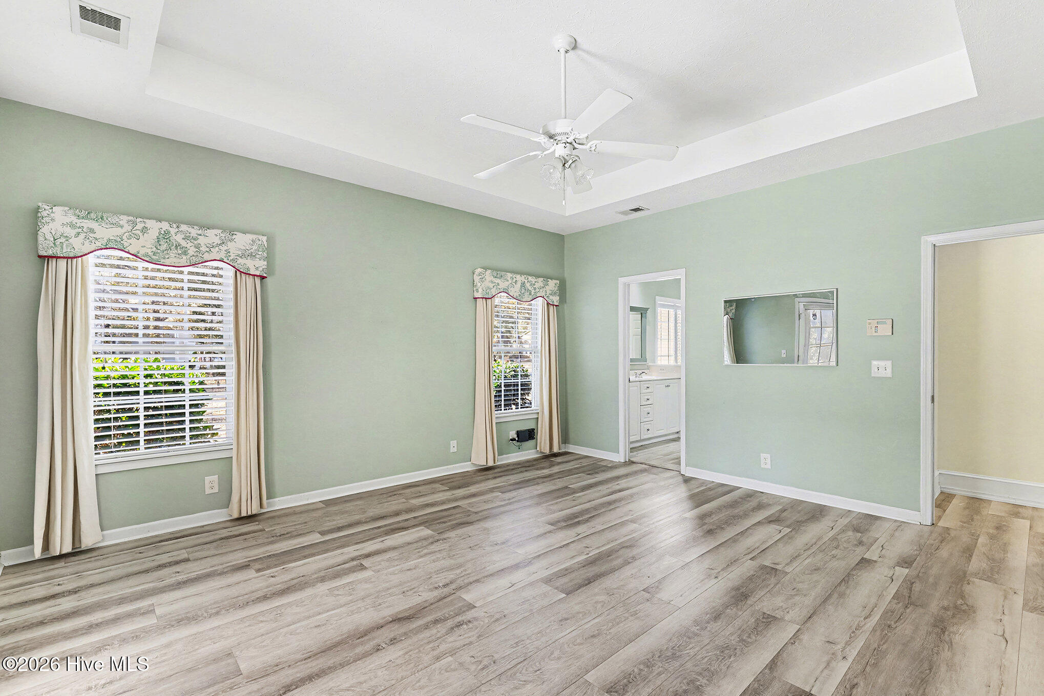 100539757 | Photo 15