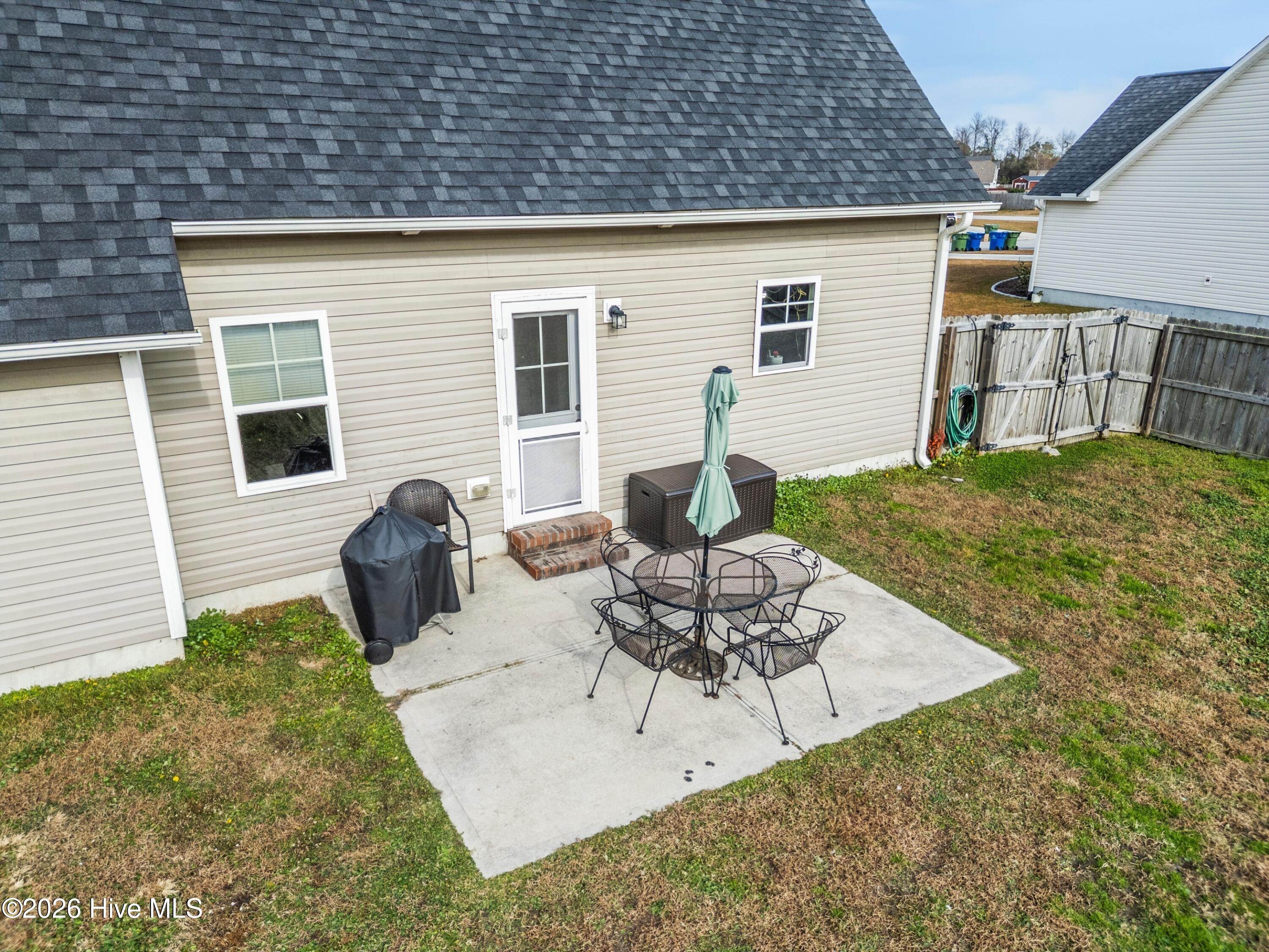 100548782 | Photo 32