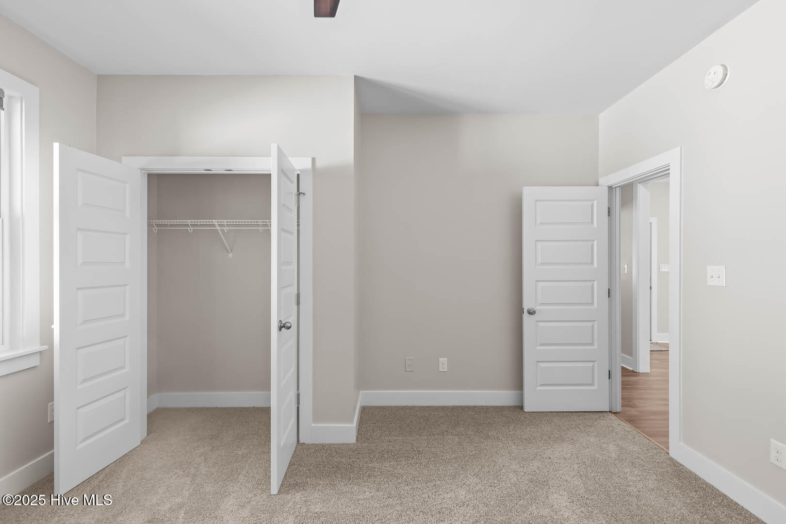 100535399 | Photo 33