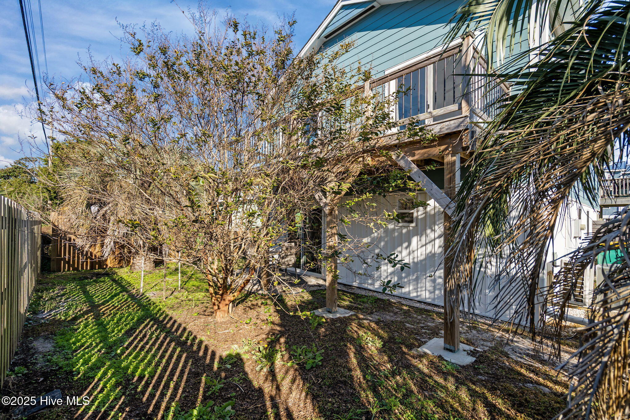 100541863 | Photo 76