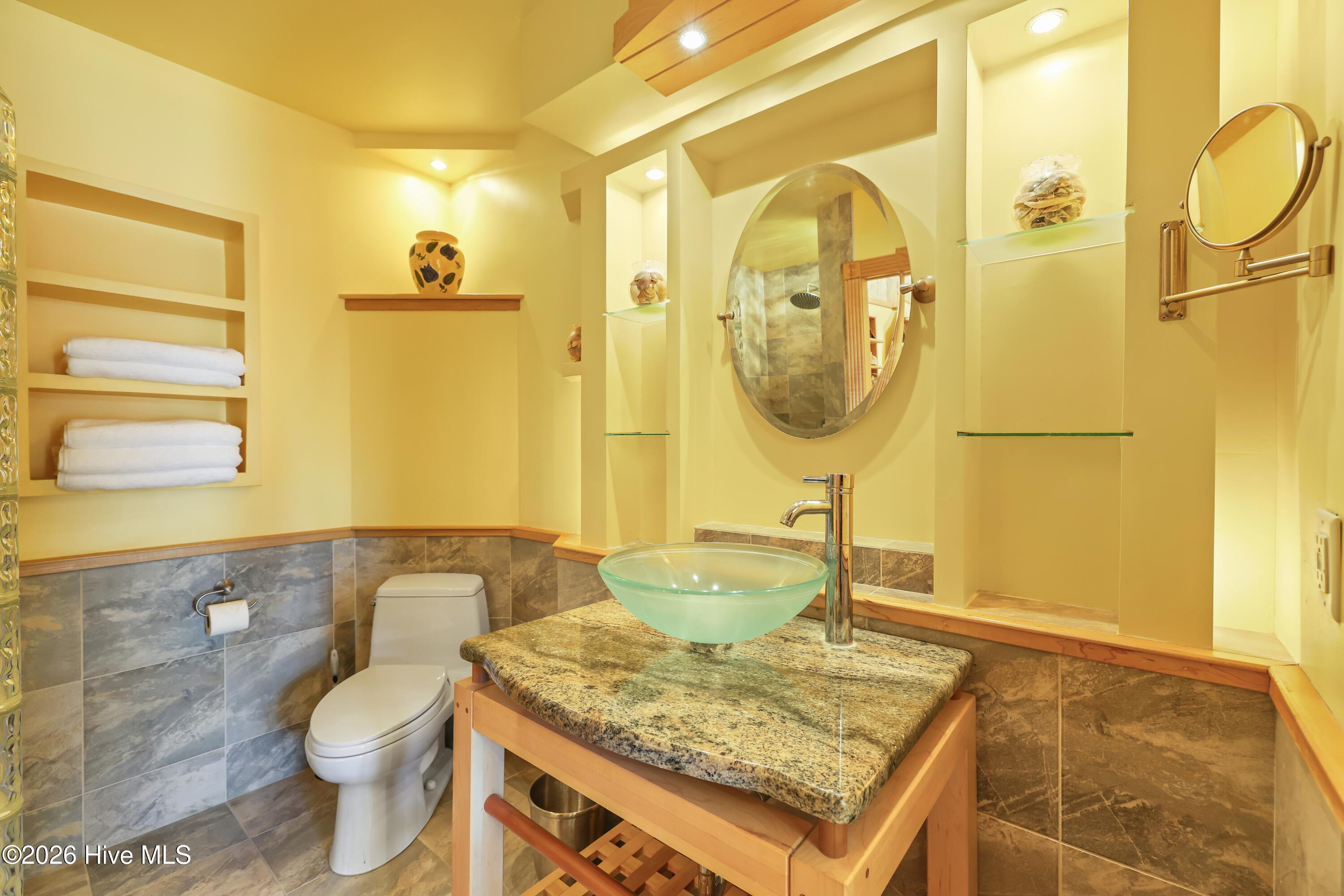 100552115 | Photo 36