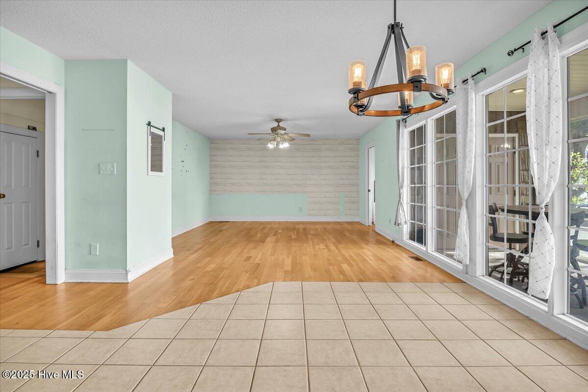 100536195 | Photo 39