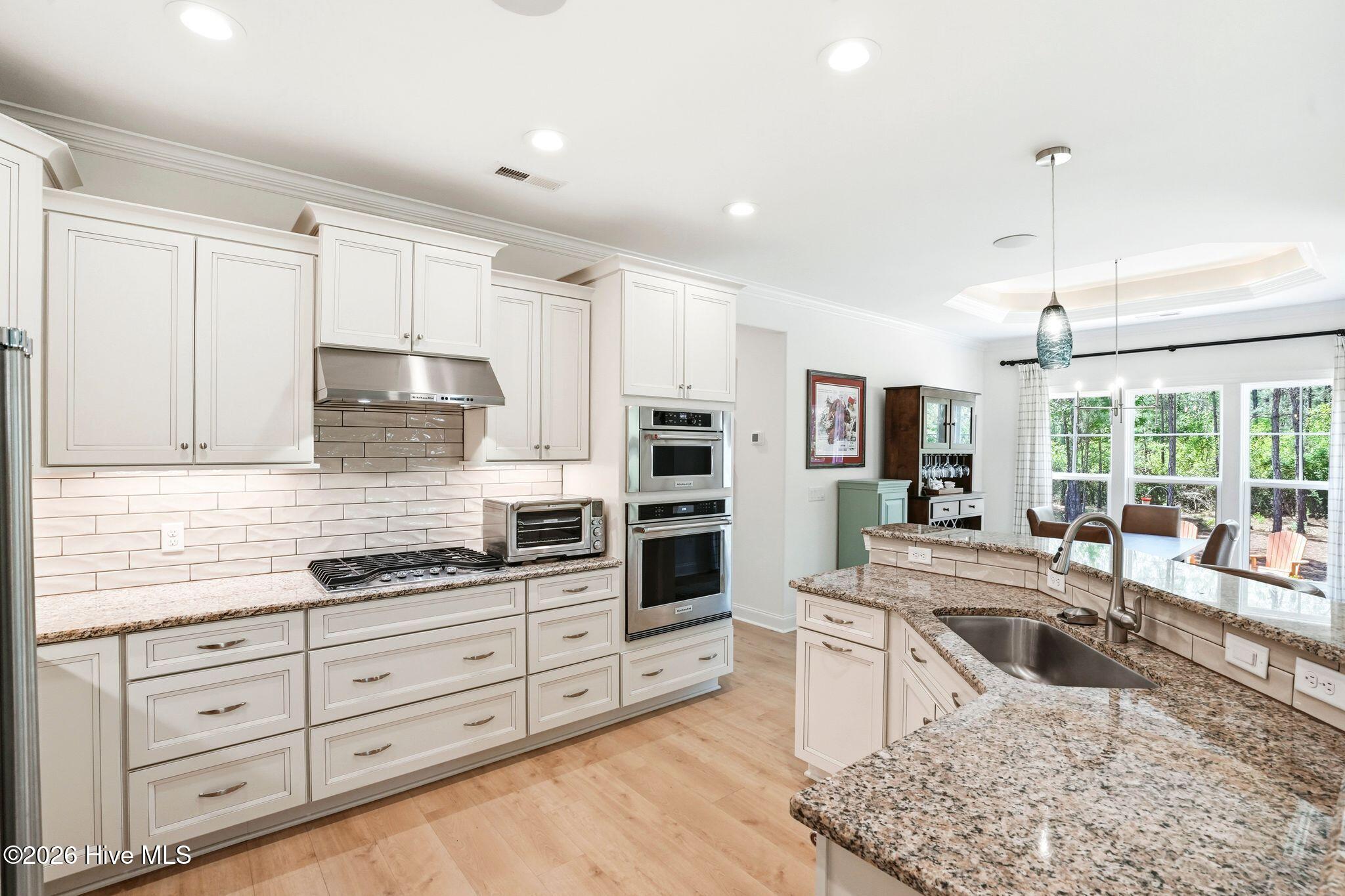 100569004 | Photo 20