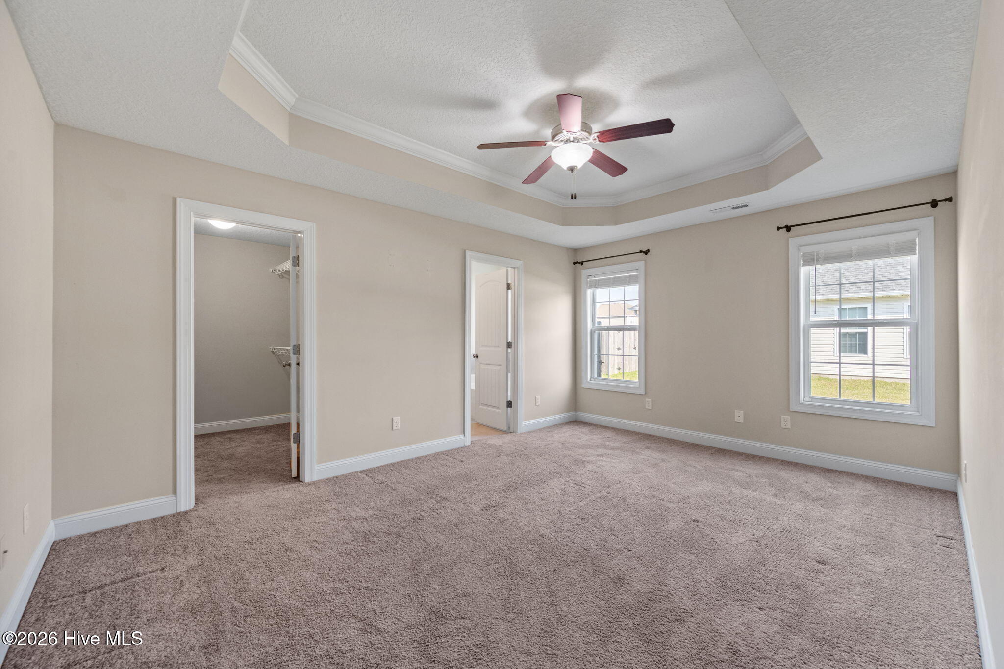 100564083 | Photo 13