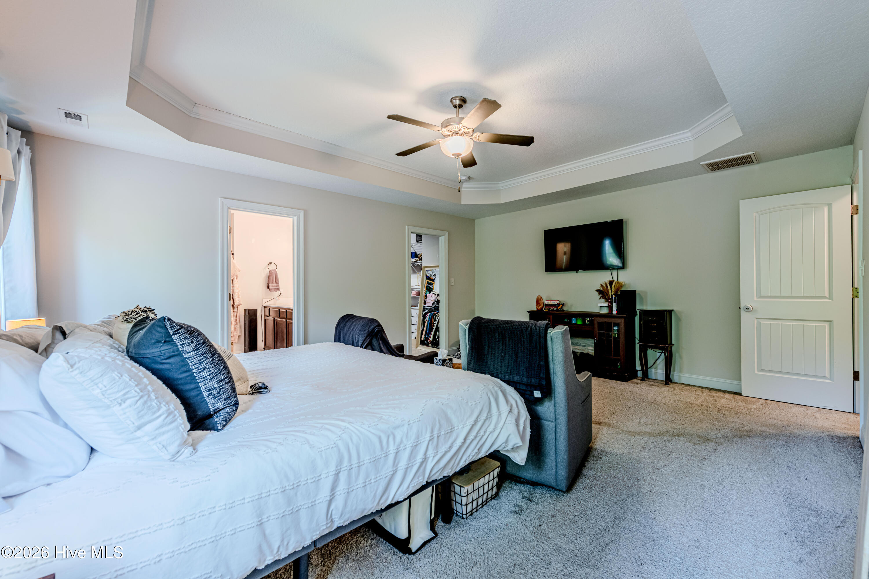 100570010 | Photo 34