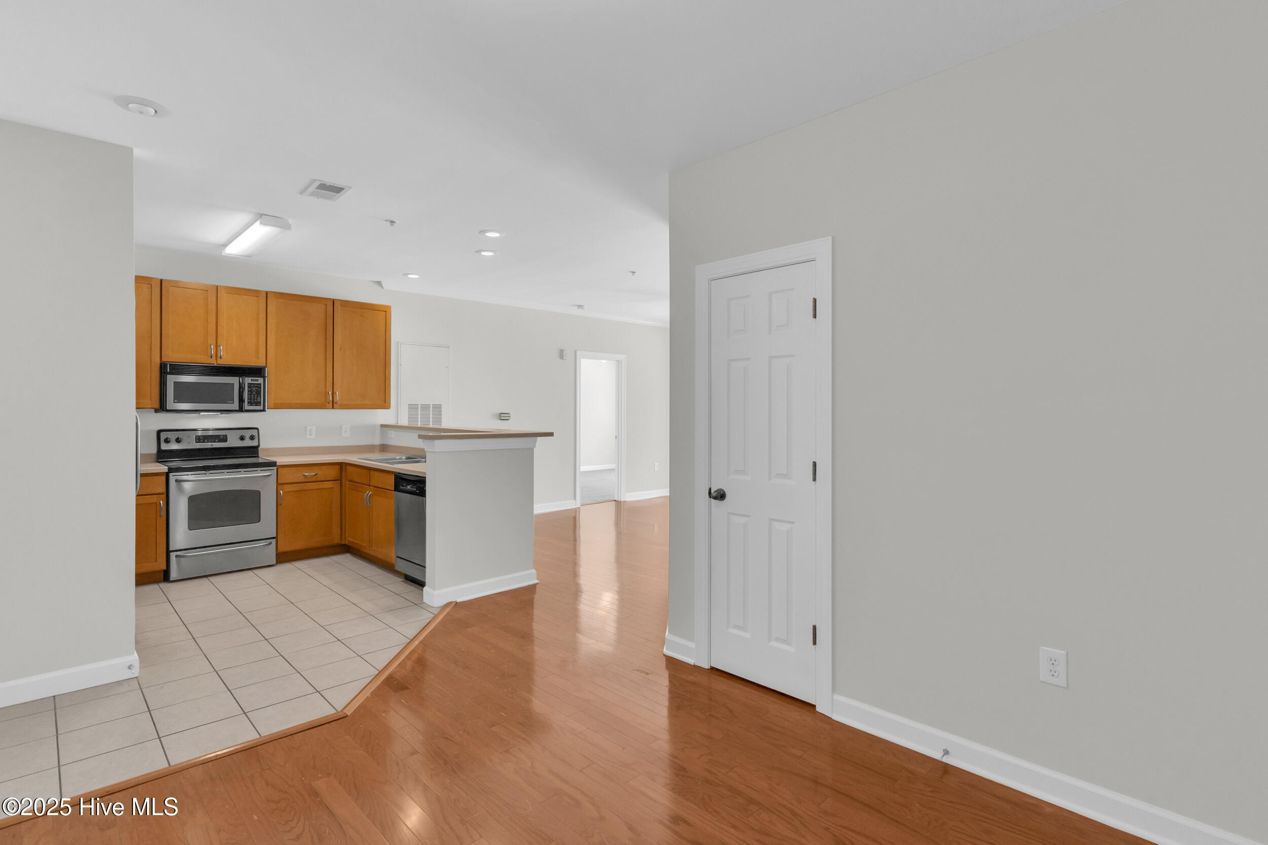 2820 Bloomfield Lane Unit 204, Wilmington, NC 28412 – photo 13: 16_2820 bloomfield ln-00016