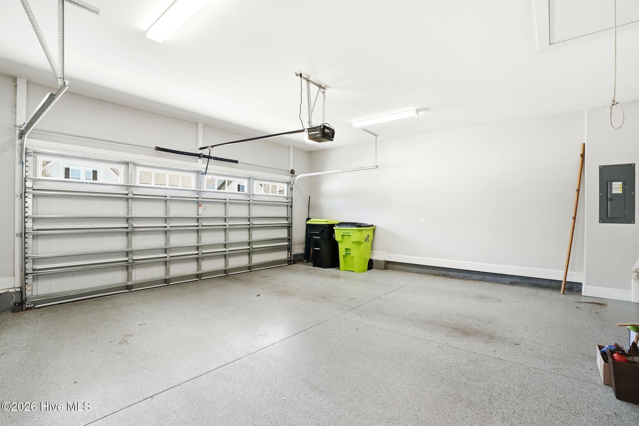 100565141 | Photo 26