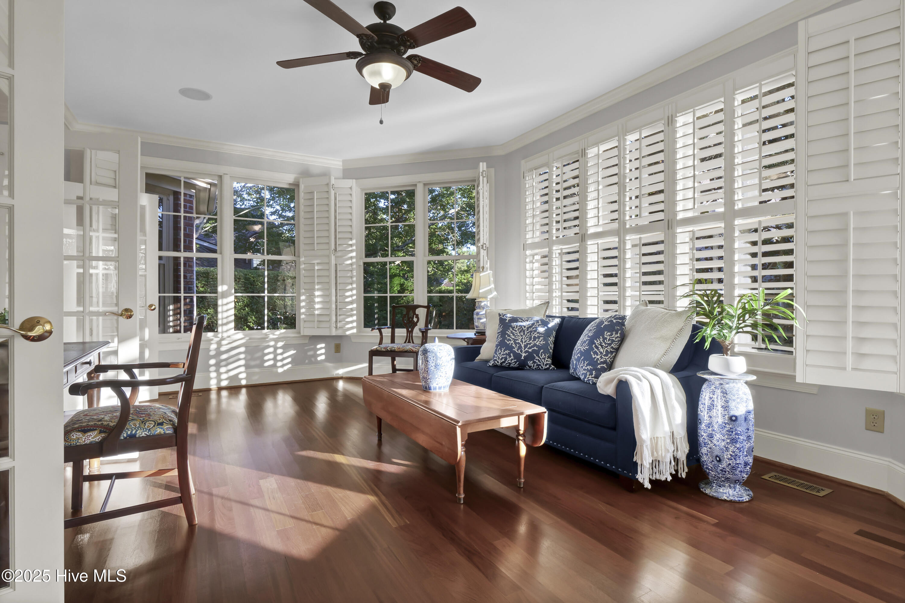 100535642 | Photo 22