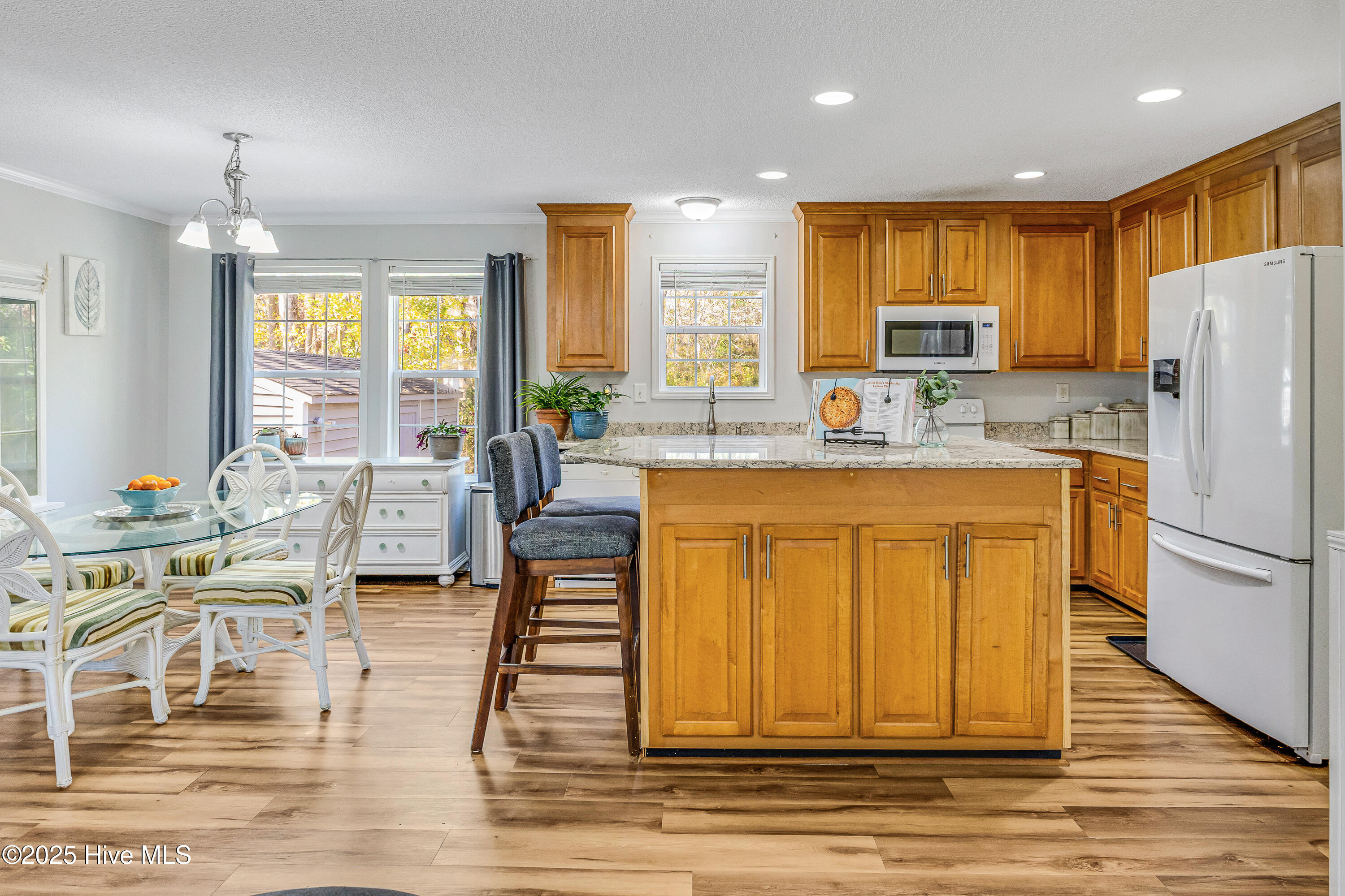 100543271 | Photo 14