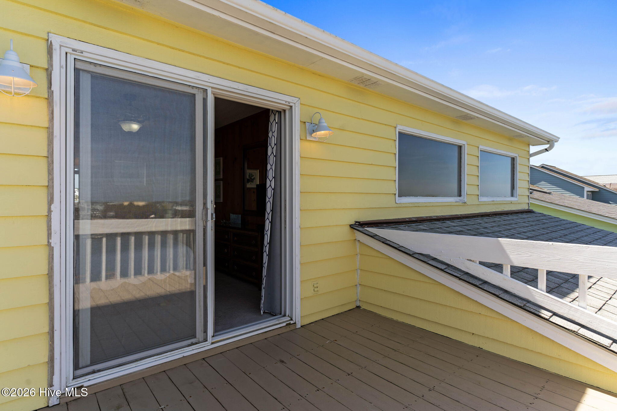 100566537 | Photo 34