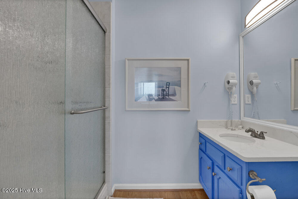 100509045 | Photo 25